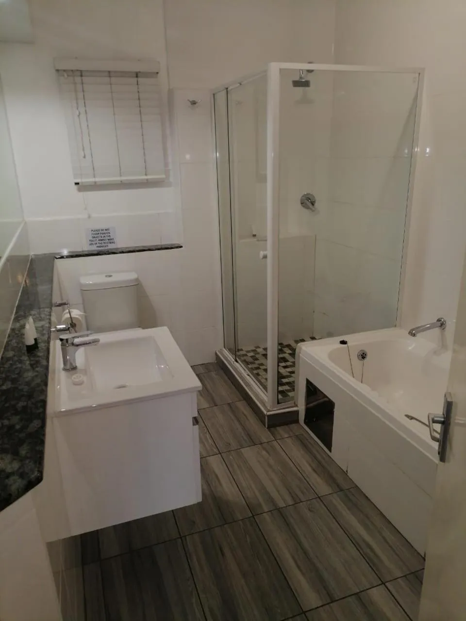 Shower in Airport Inn and Suites