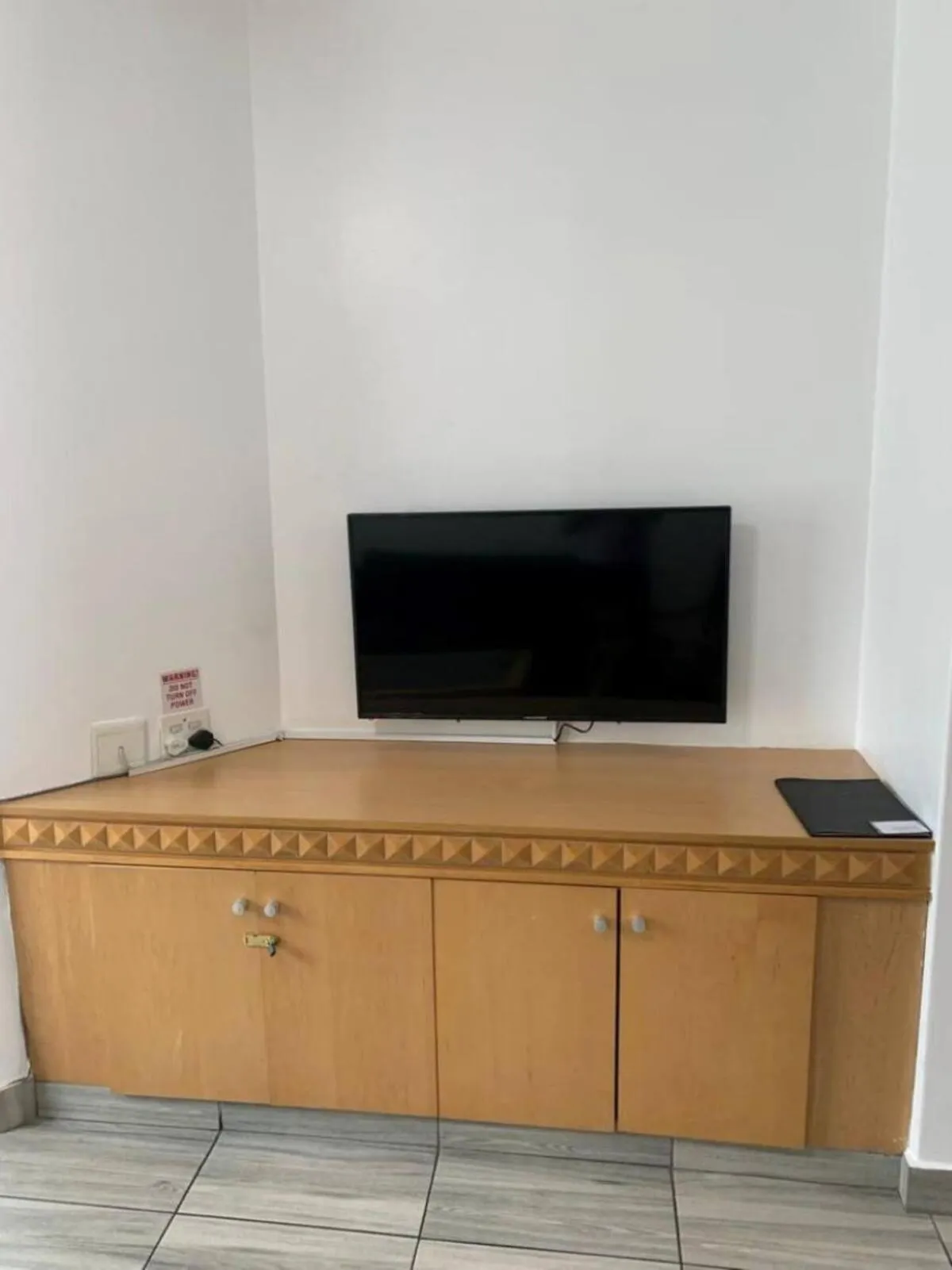 Living room in Airport Inn and Suites