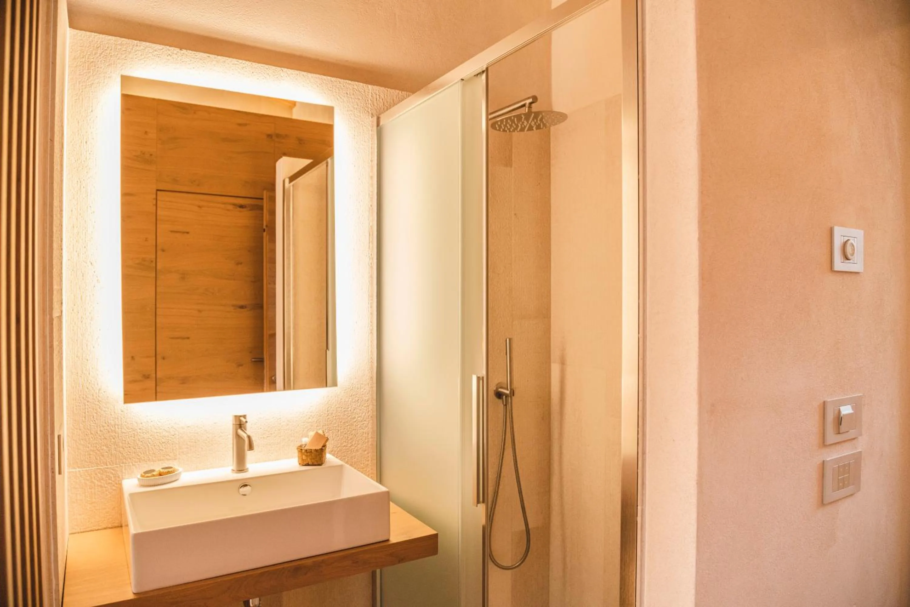 Shower in Borgo Vinceri