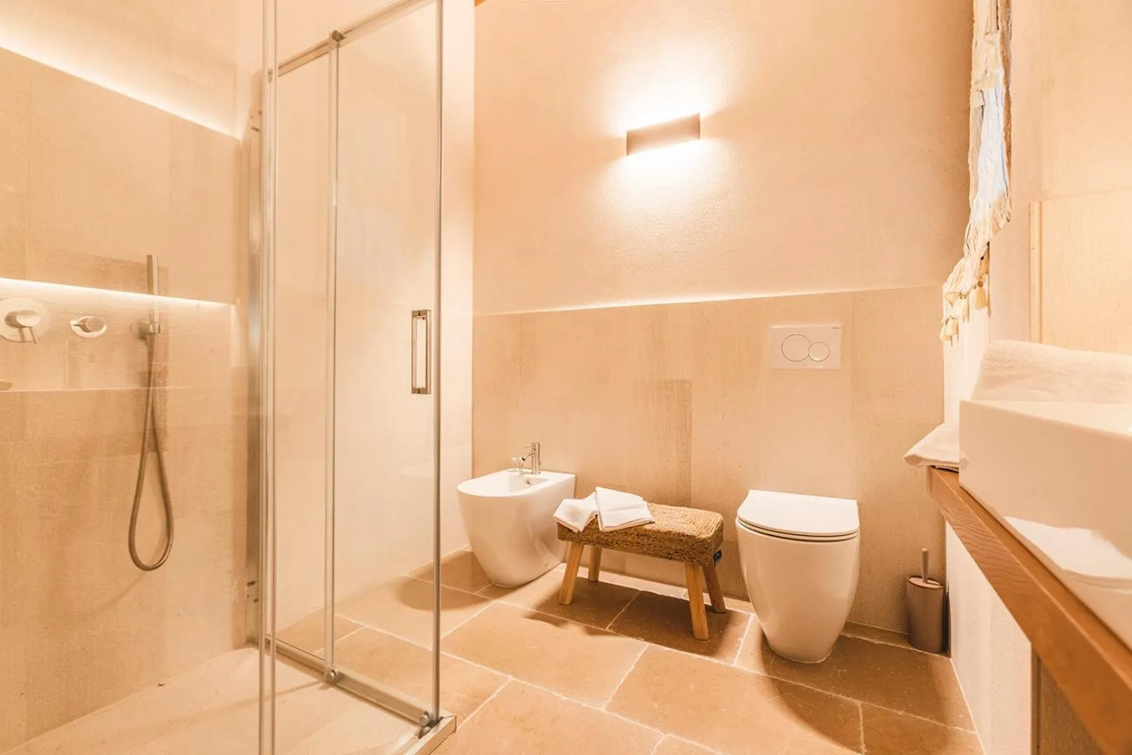 Shower in Borgo Vinceri