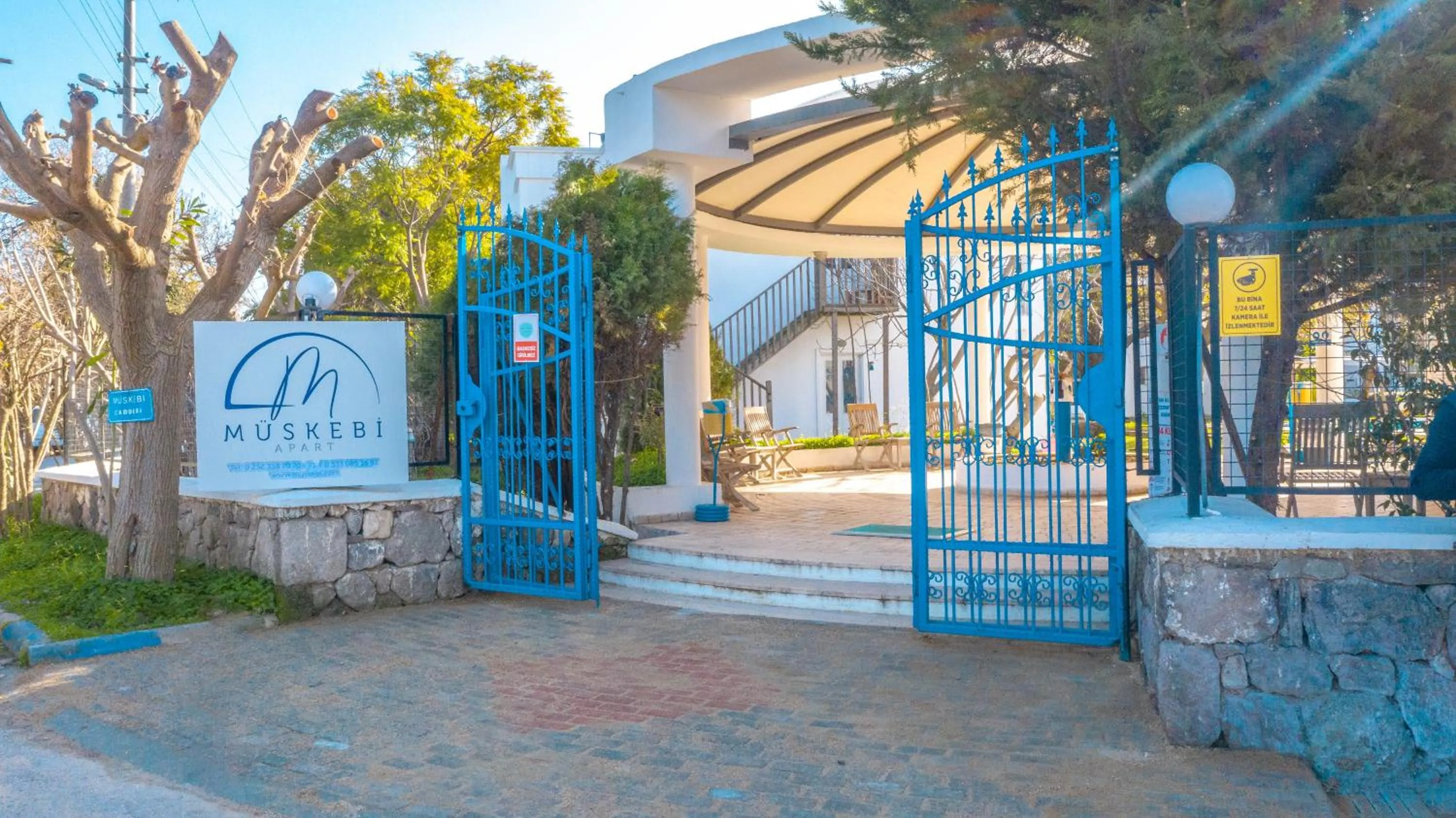 Facade/entrance in Muskebi Apart Otel