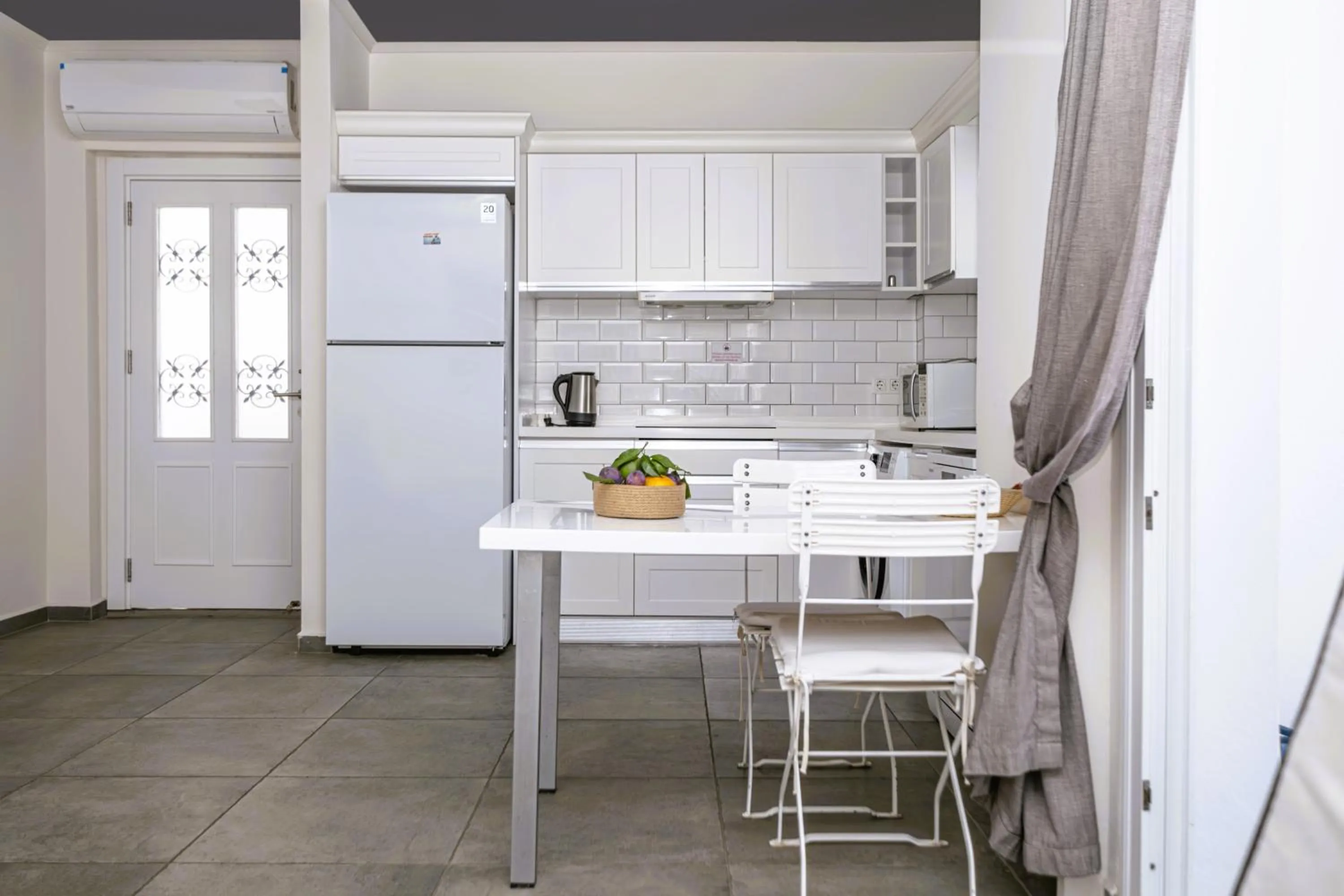 Kitchen or kitchenette in Muskebi Apart Otel