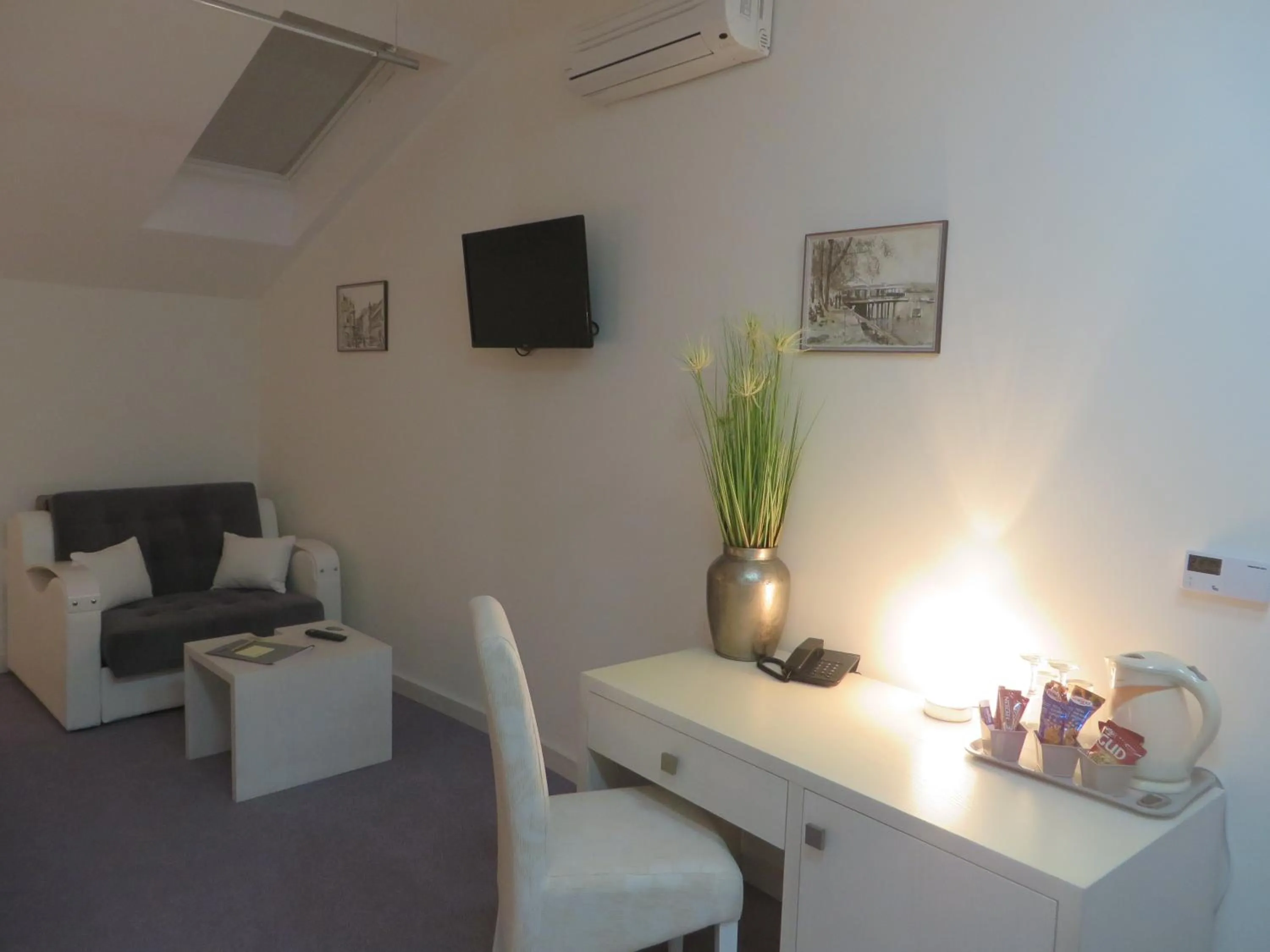 Coffee/tea facilities in Villa Marija M L