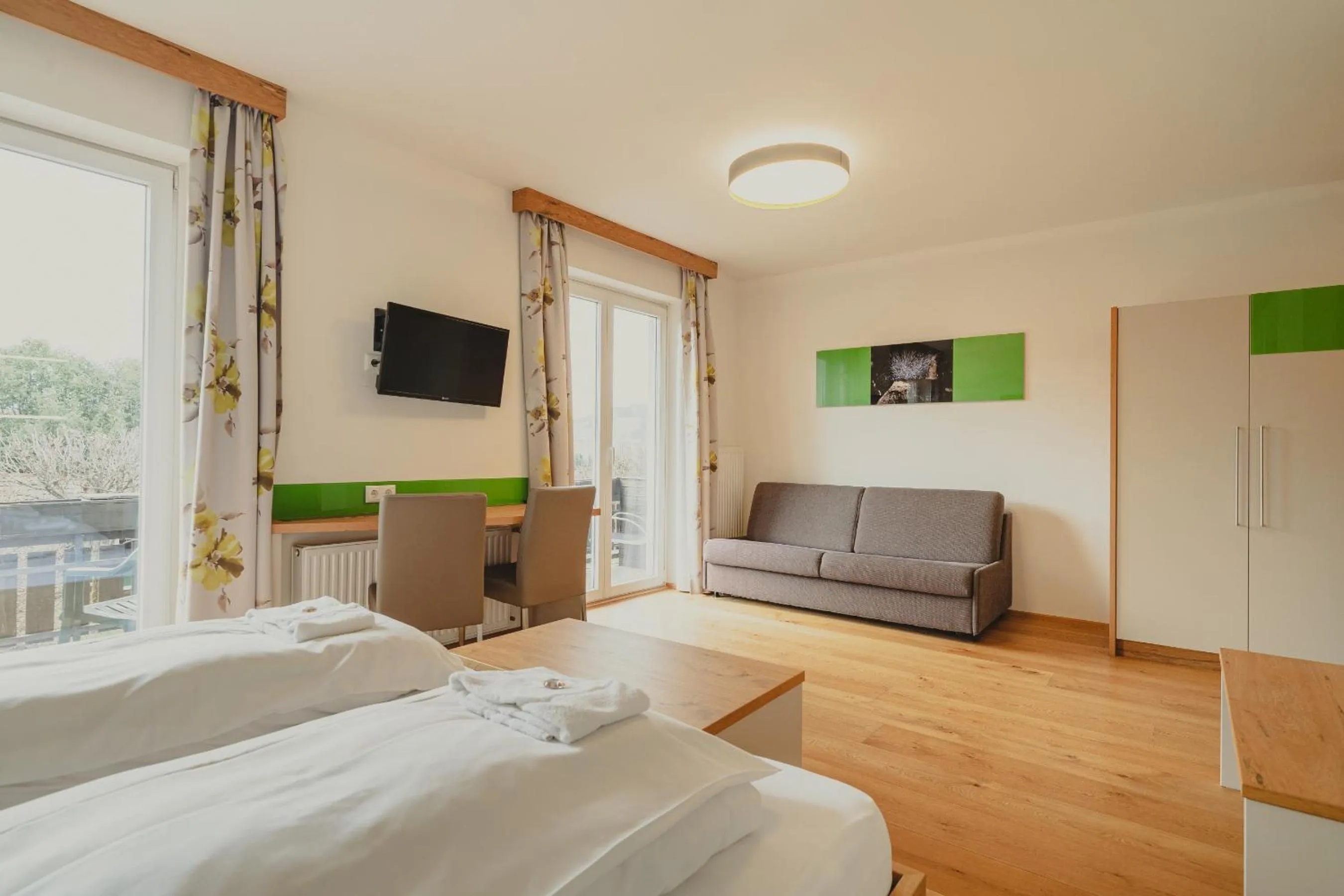 Bedroom, Bed in Hotel Semriacherhof