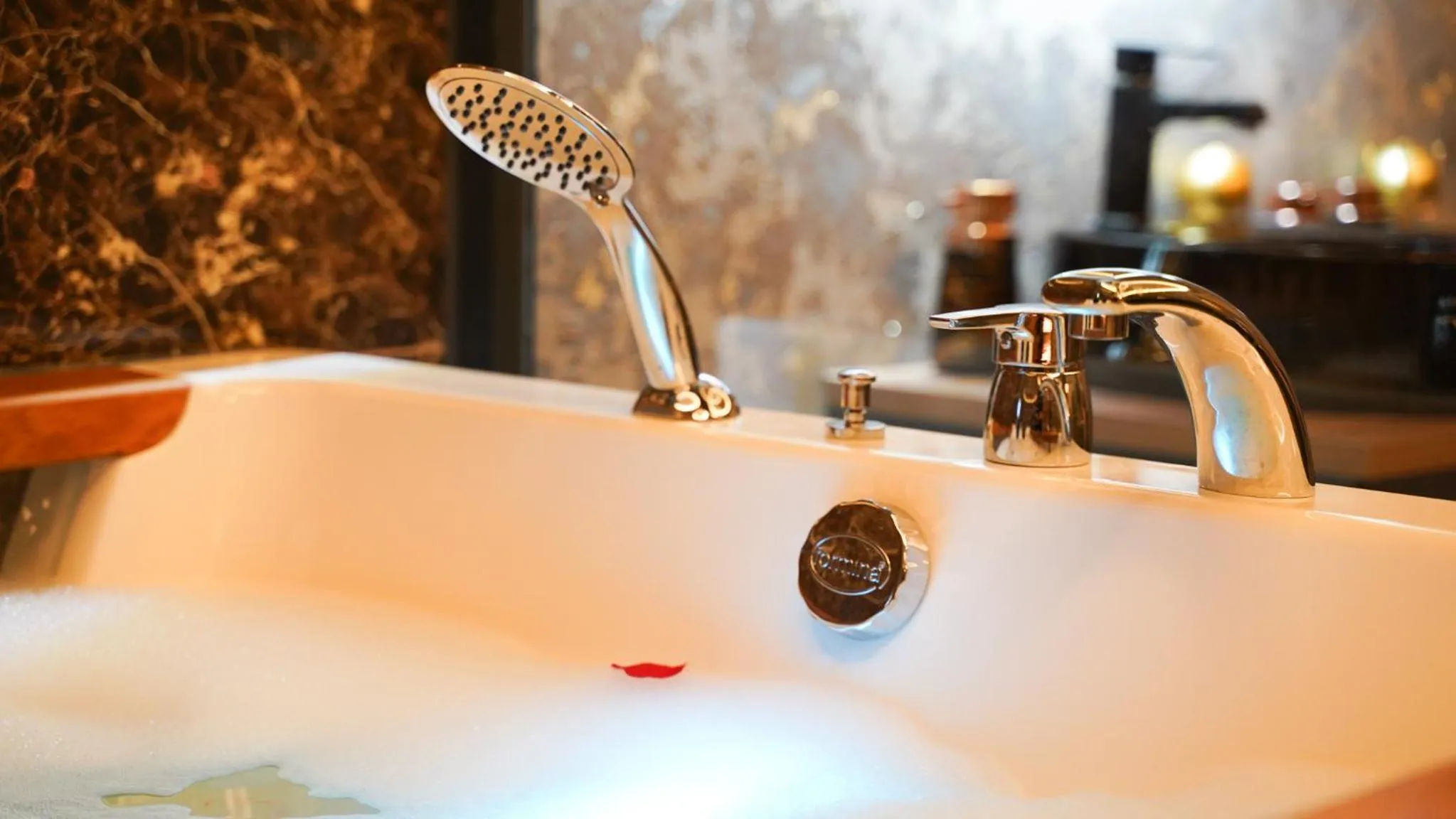 Hot Tub in Cip Hotel & Spa - İstanbul Bakırköy City Center