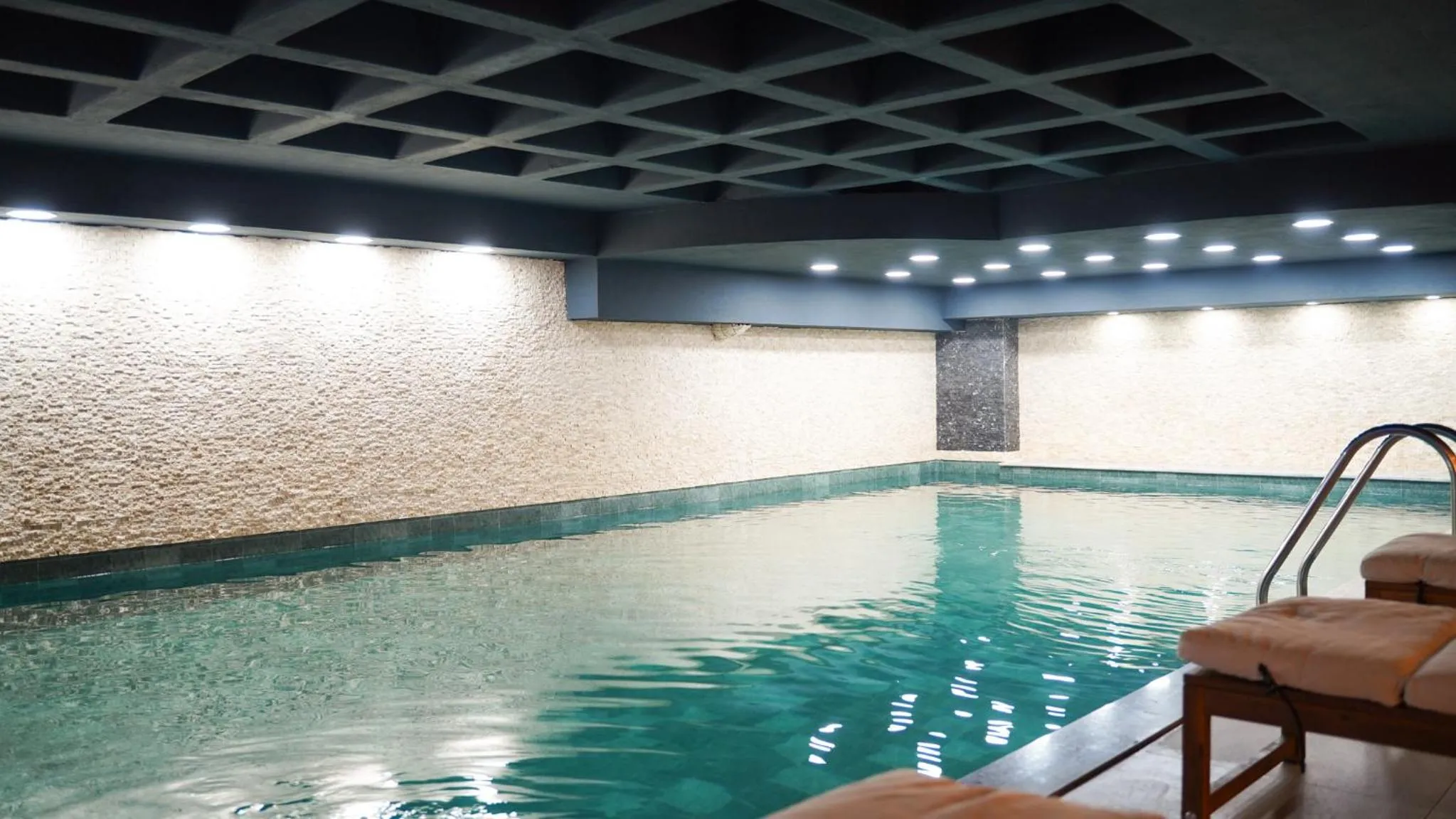 Swimming pool in Cip Hotel & Spa - İstanbul Bakırköy City Center