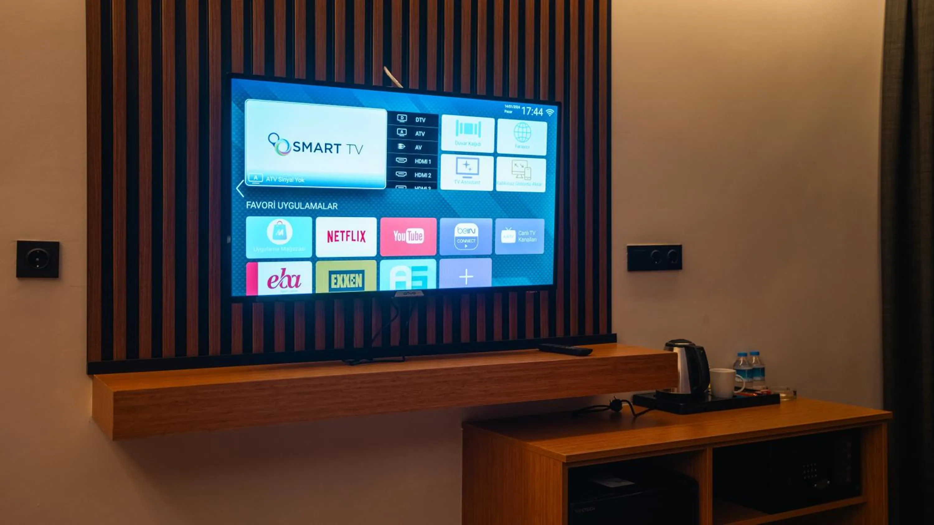 TV and multimedia in Cip Hotel & Spa - İstanbul Bakırköy City Center