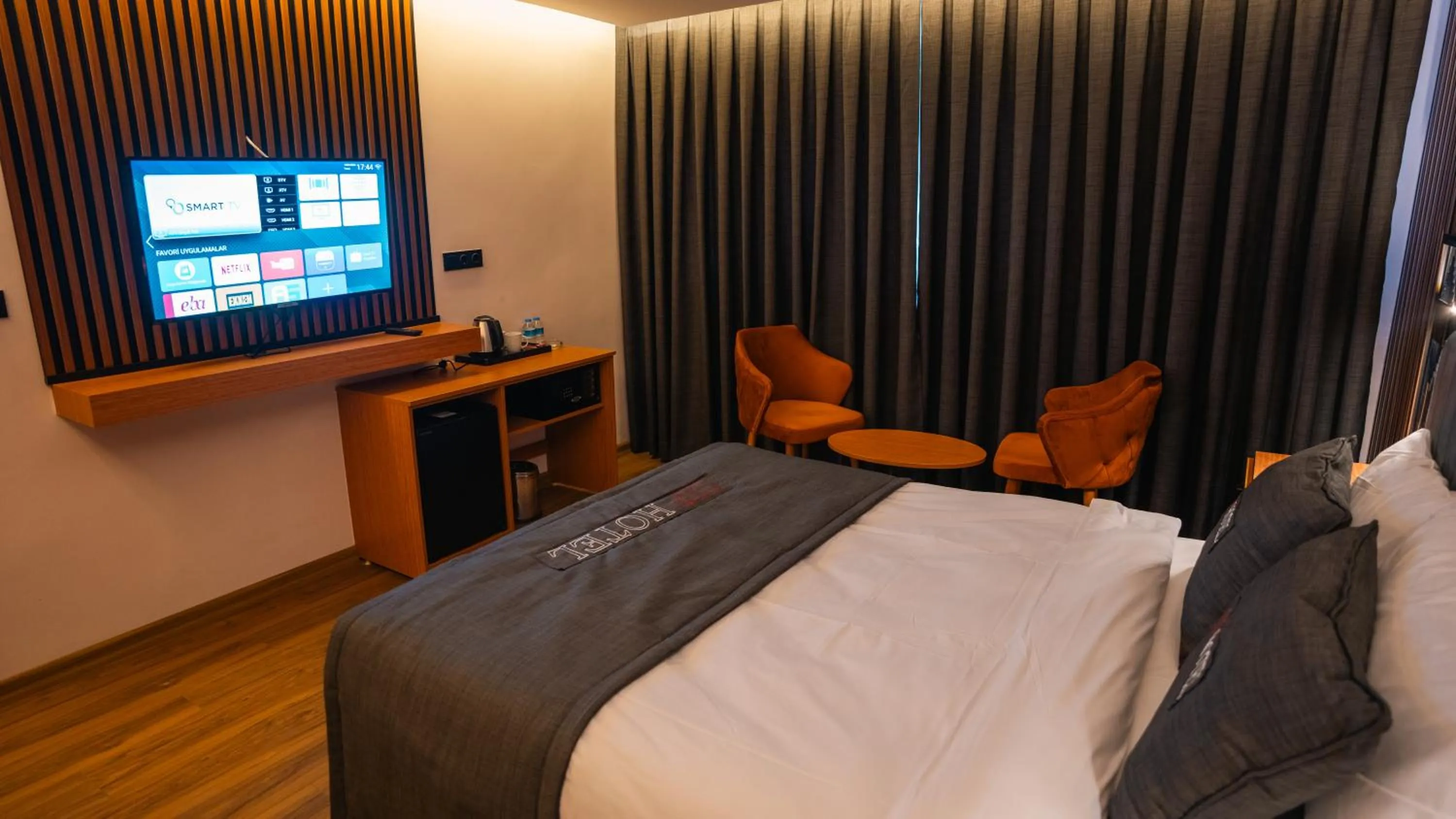 Communal lounge/ TV room, Bed in Cip Hotel & Spa - İstanbul Bakırköy City Center