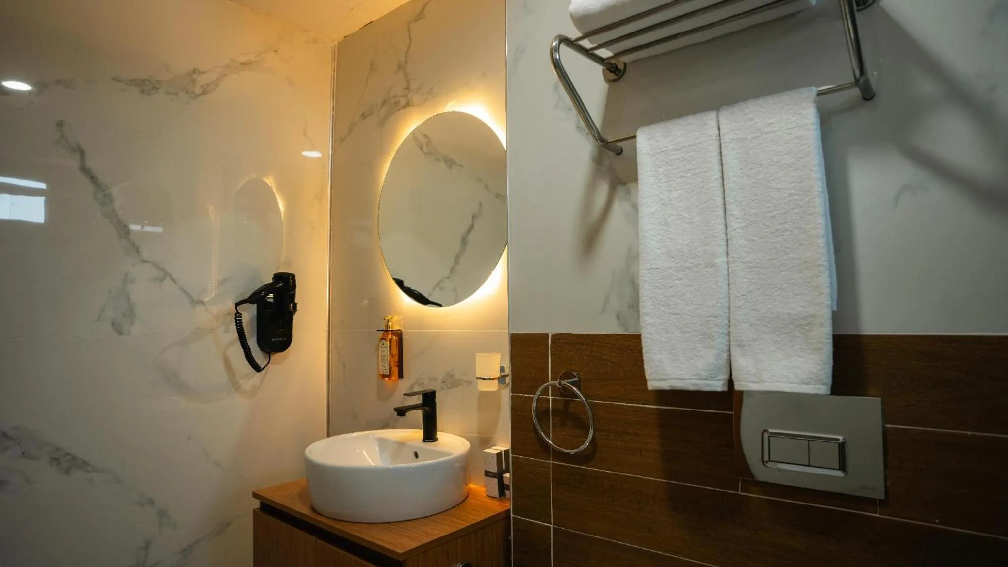 Shower in Cip Hotel & Spa - İstanbul Bakırköy City Center