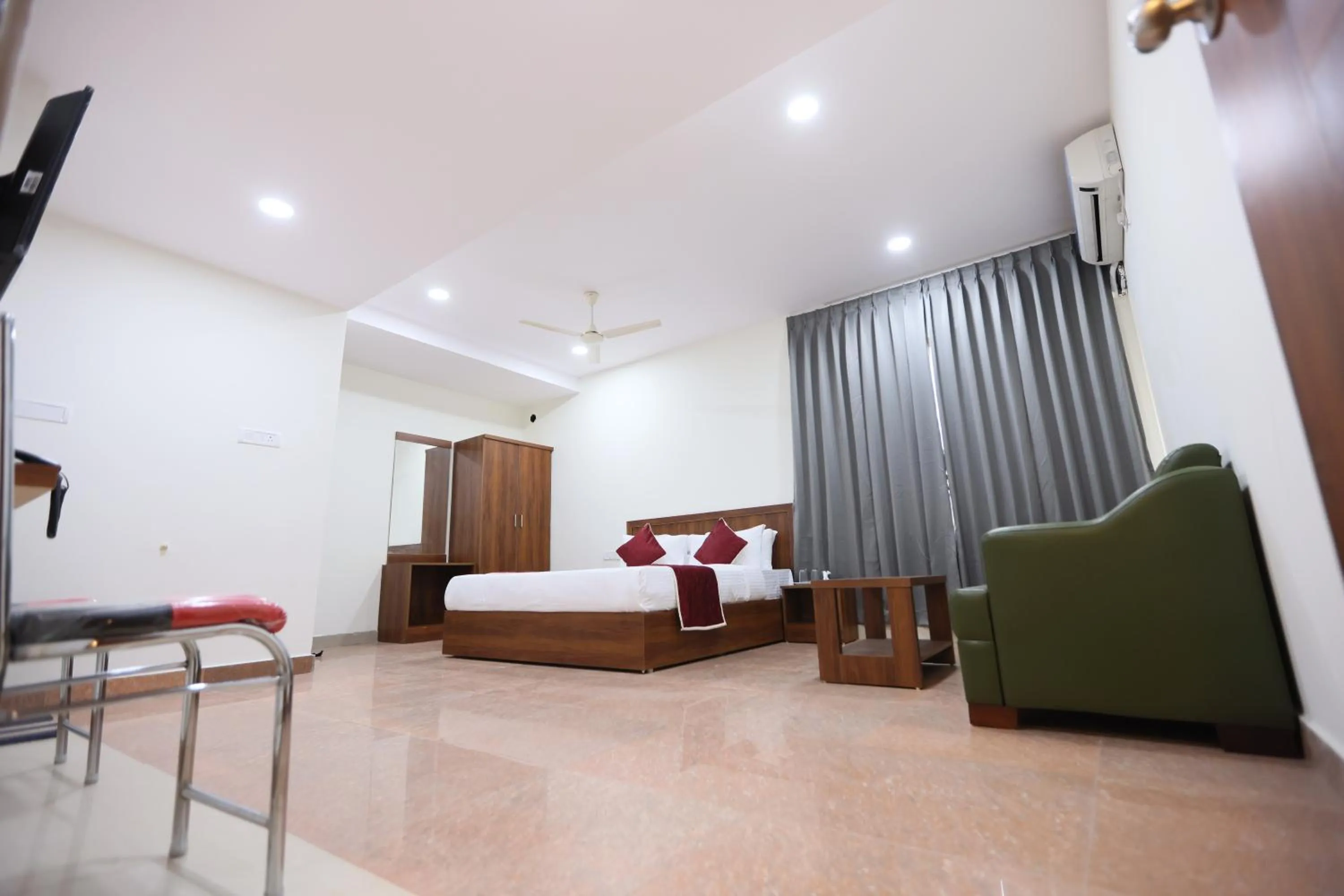 Bed in NO 7 Grandeur Hotel