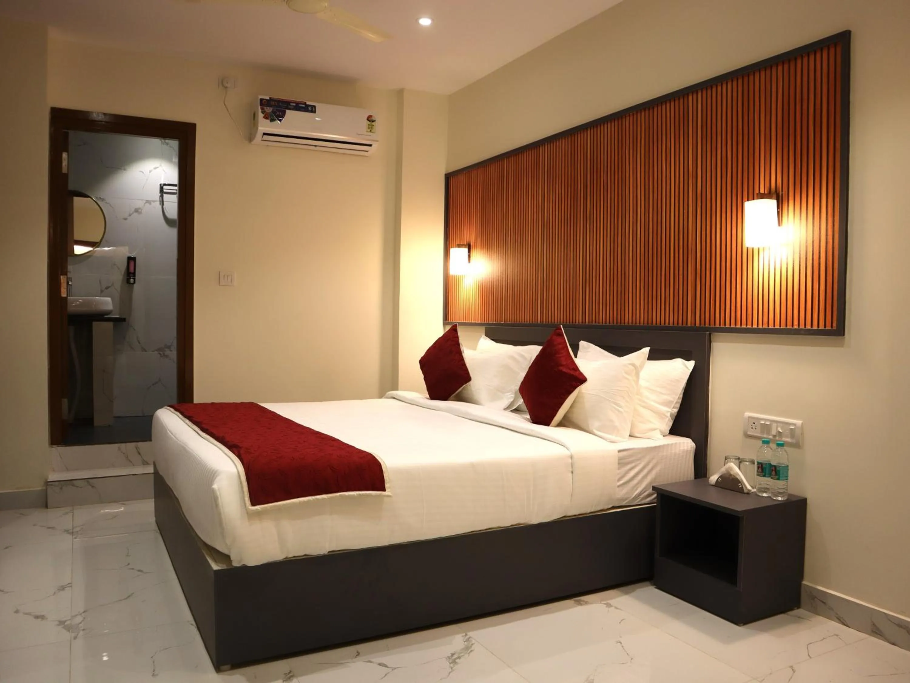 Bedroom, Bed in NO 7 Grandeur Hotel