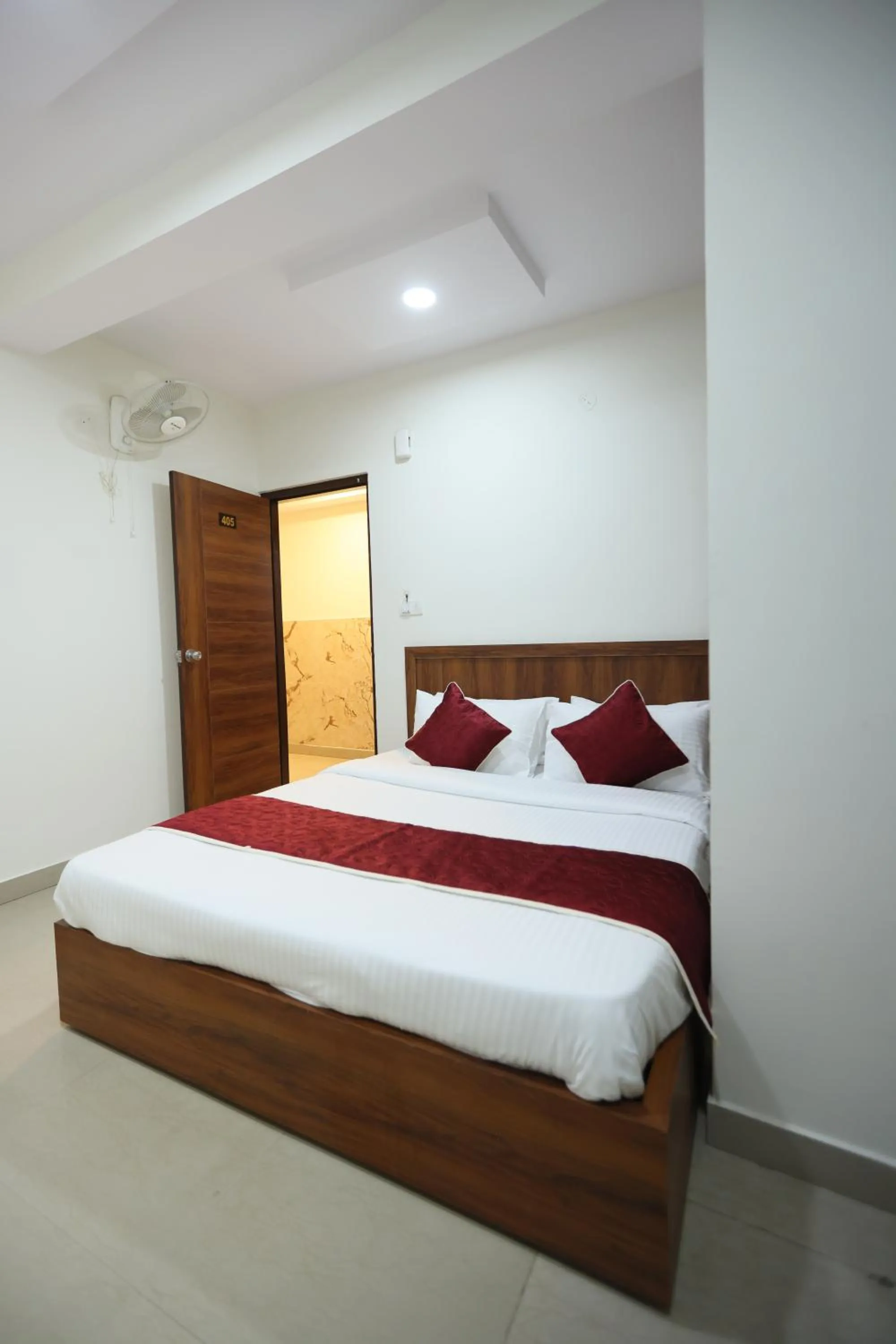 Bed in NO 7 Grandeur Hotel