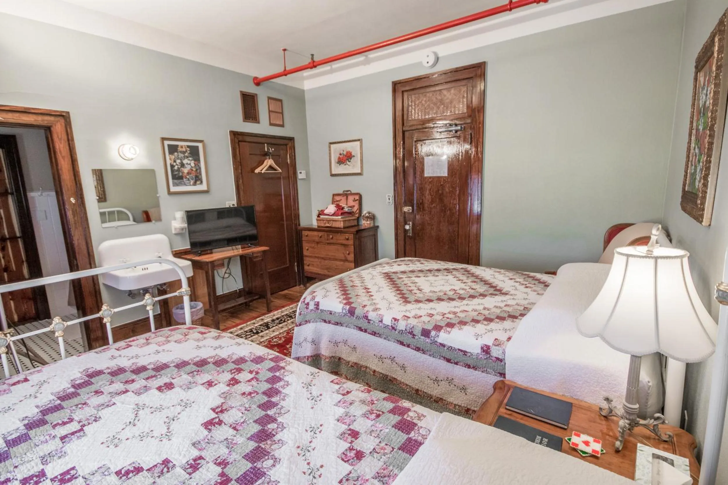 Bedroom in The Edgewater Hotel