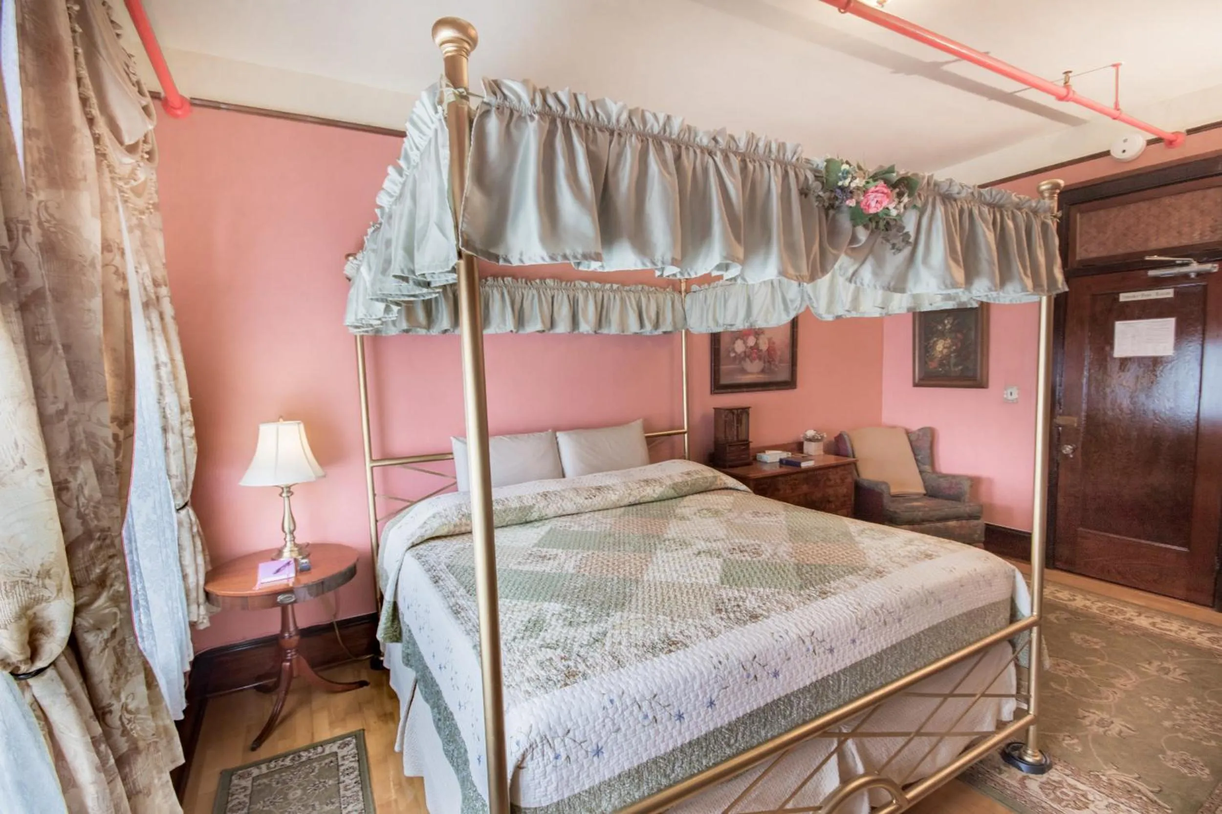 Bedroom in The Edgewater Hotel