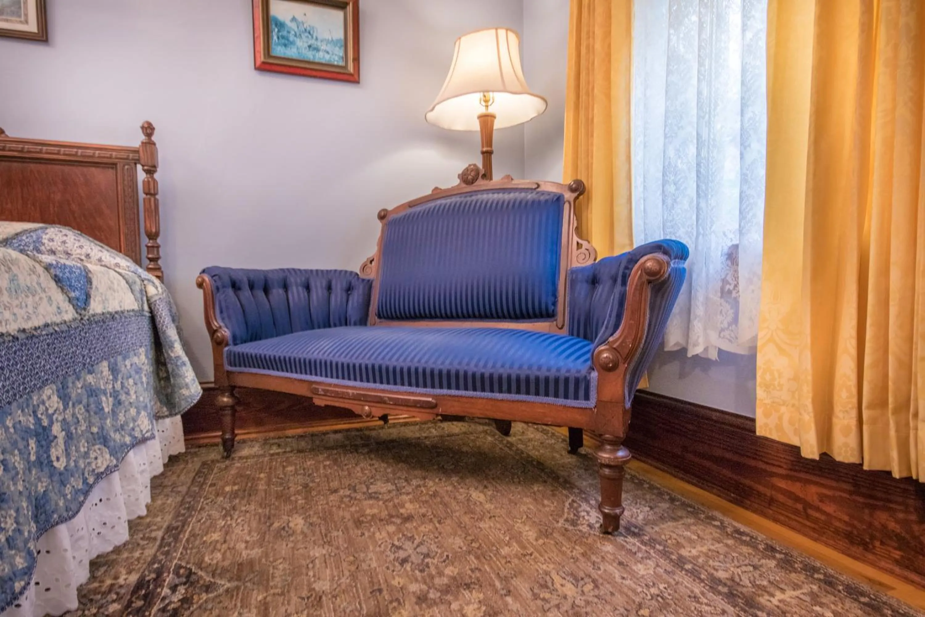 Living room in The Edgewater Hotel