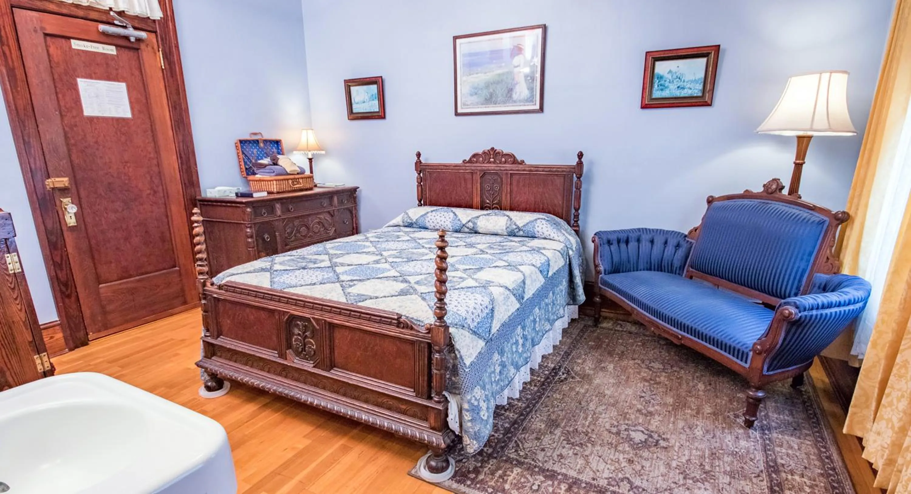 Bed in The Edgewater Hotel