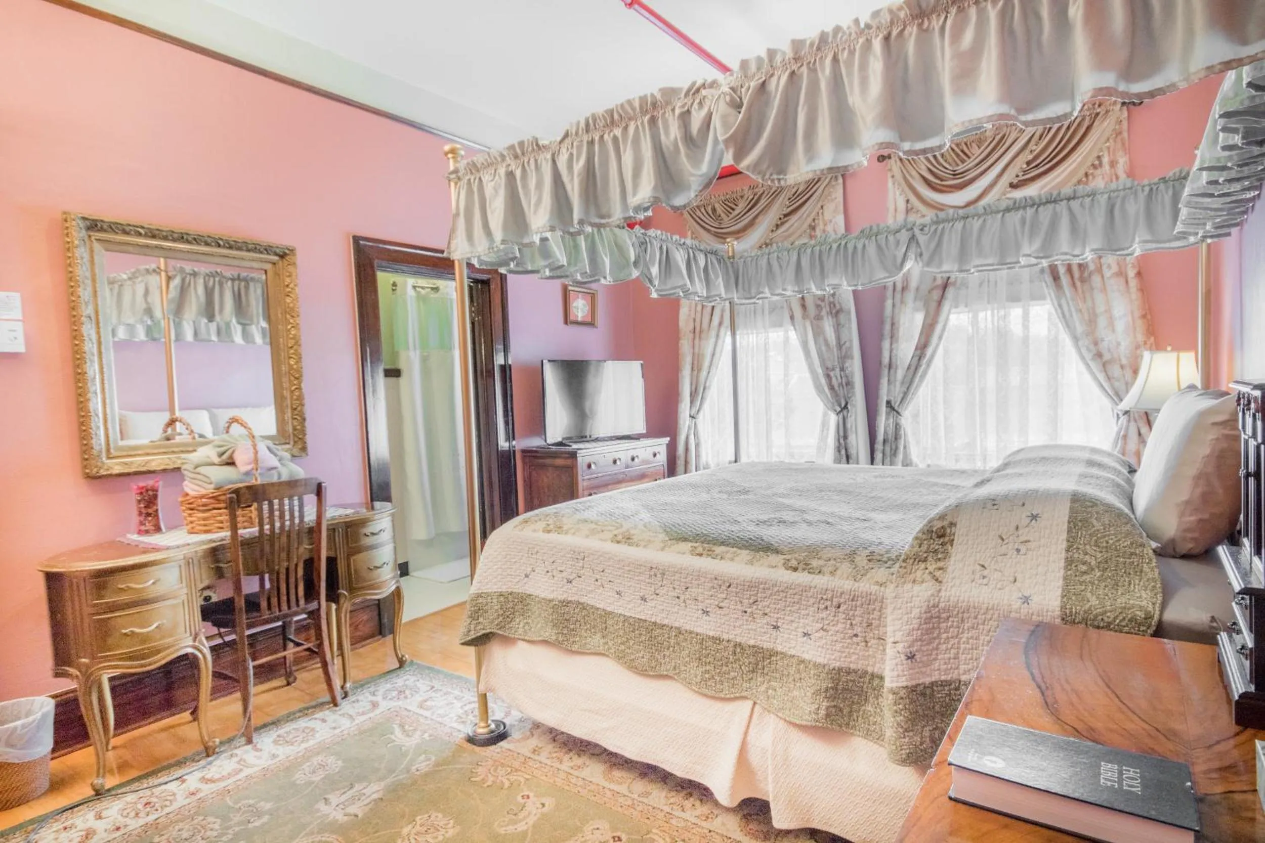 Bathroom in The Edgewater Hotel