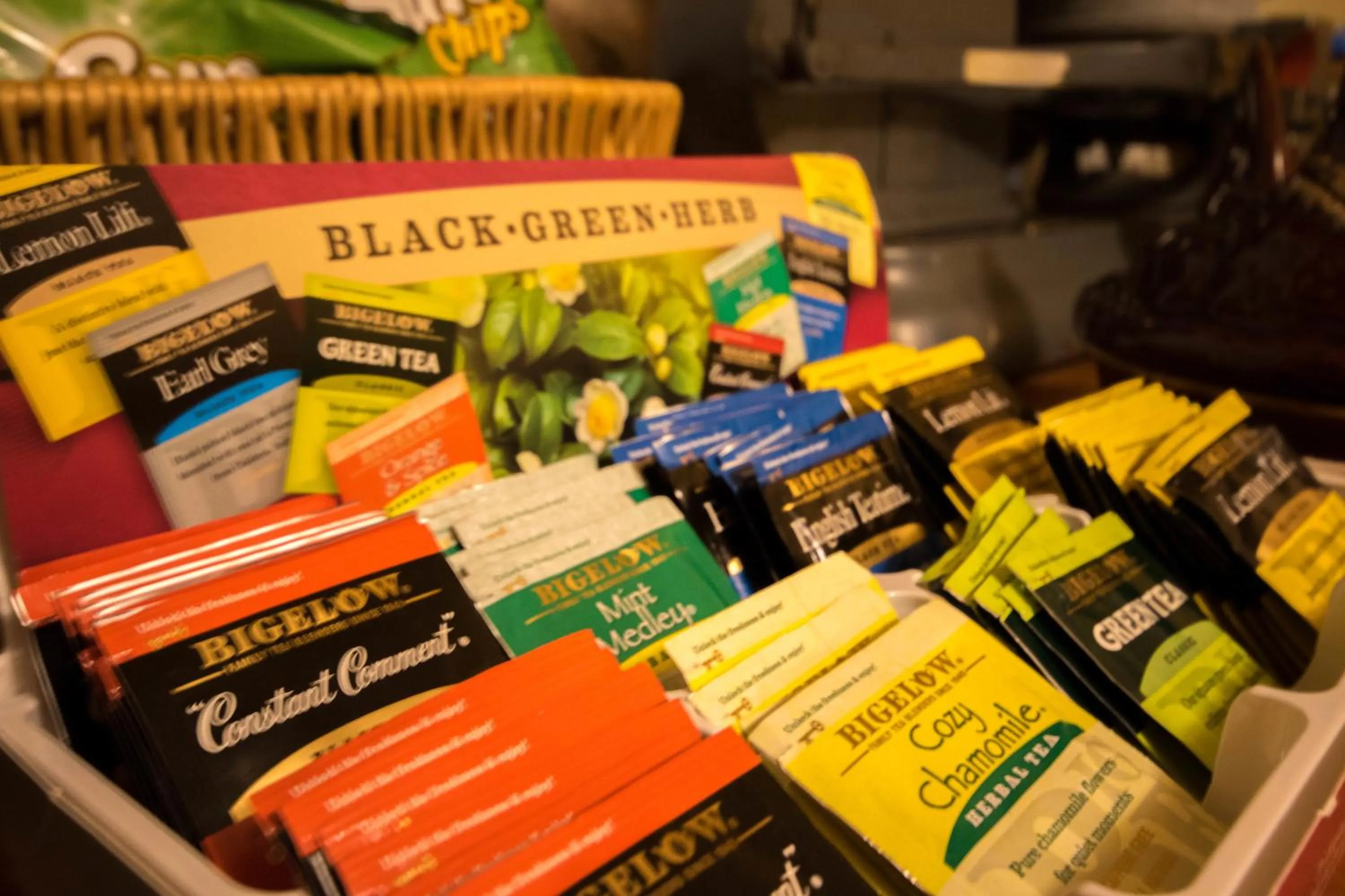 Coffee/tea facilities in The Edgewater Hotel
