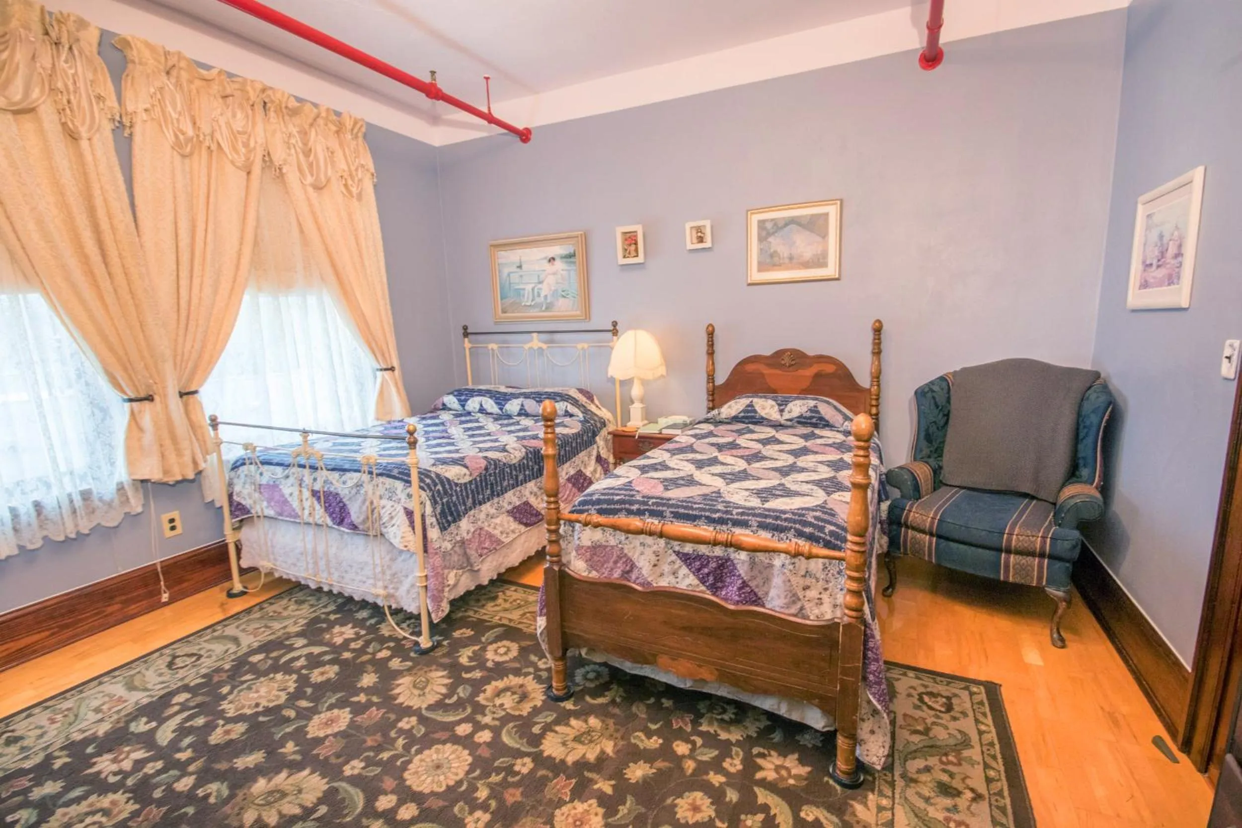 Bedroom in The Edgewater Hotel