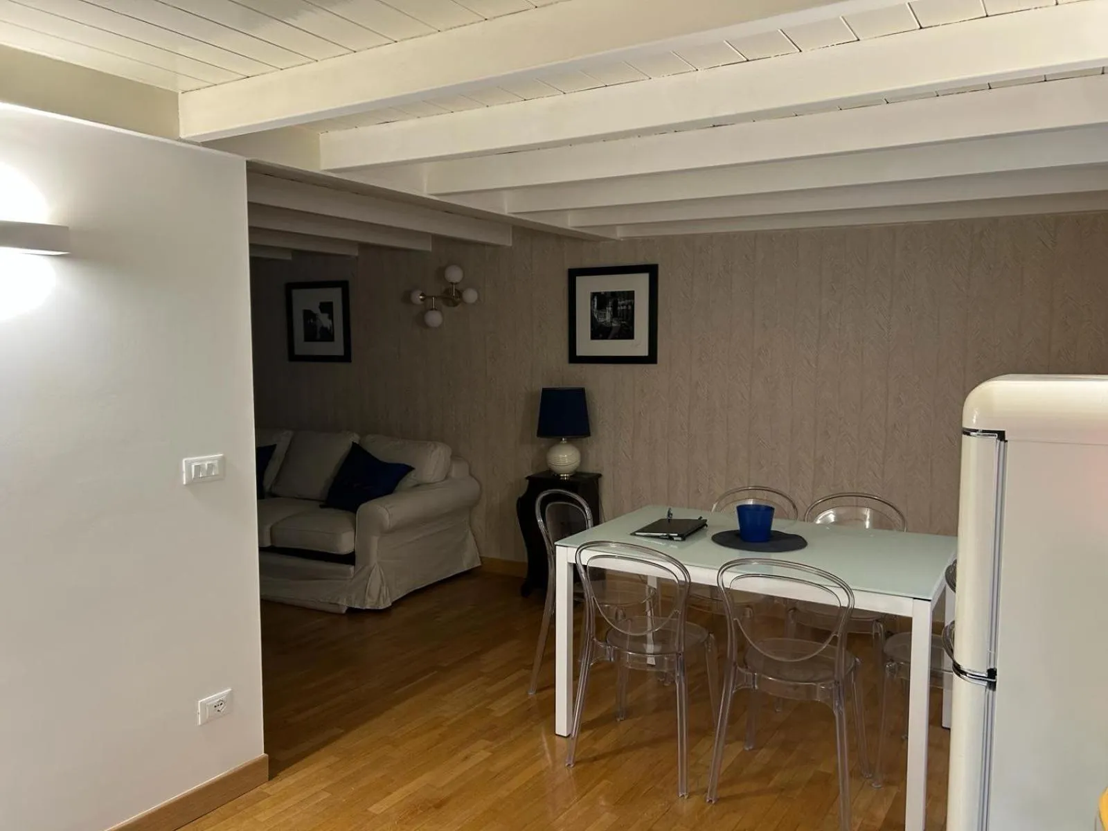 Seating area in Assunta Domus