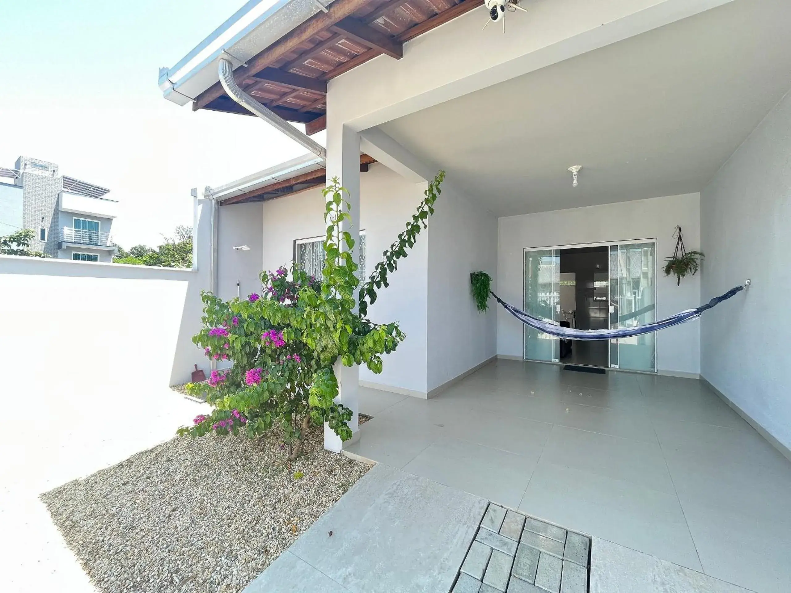 Apenas 700m do mar e 25min do Beto Carrero Apenas 700m do mar e 25min do Beto Carrero