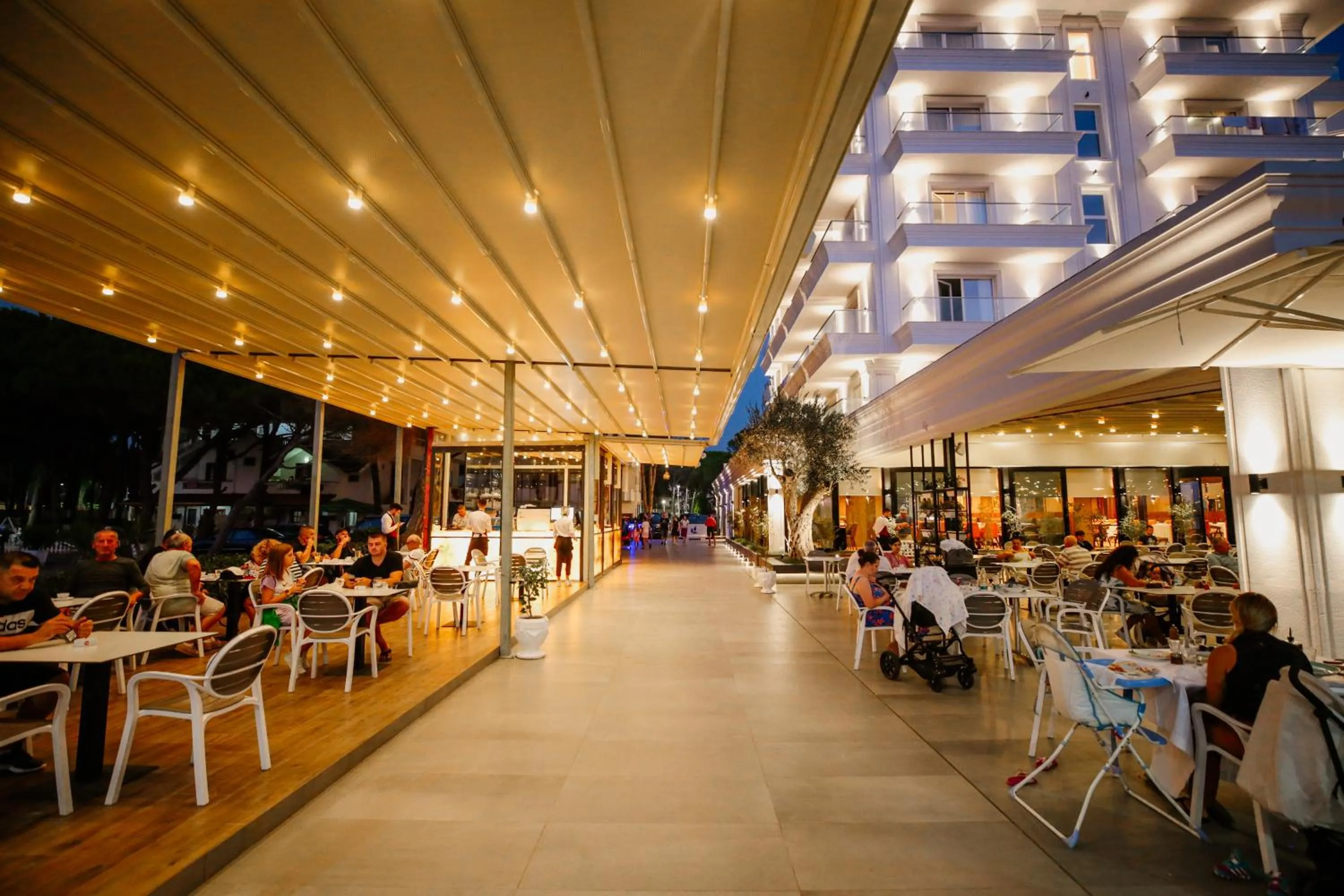 Restaurant/places to eat in Klajdi Resort & SPA