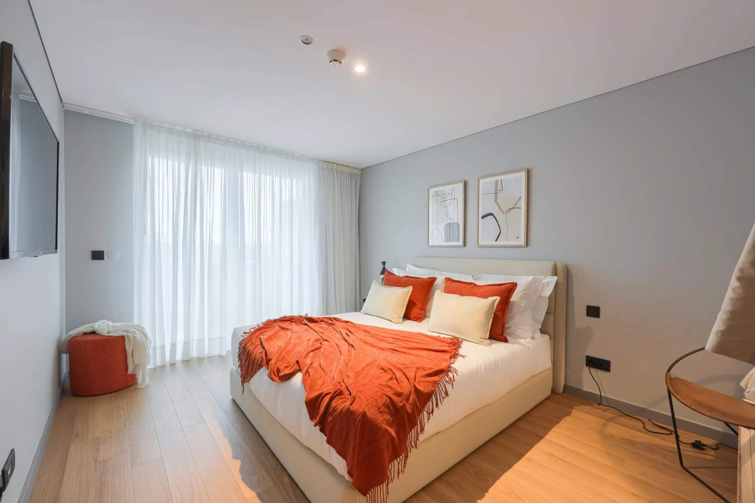 Bed in Nôma Living Icon Apartments