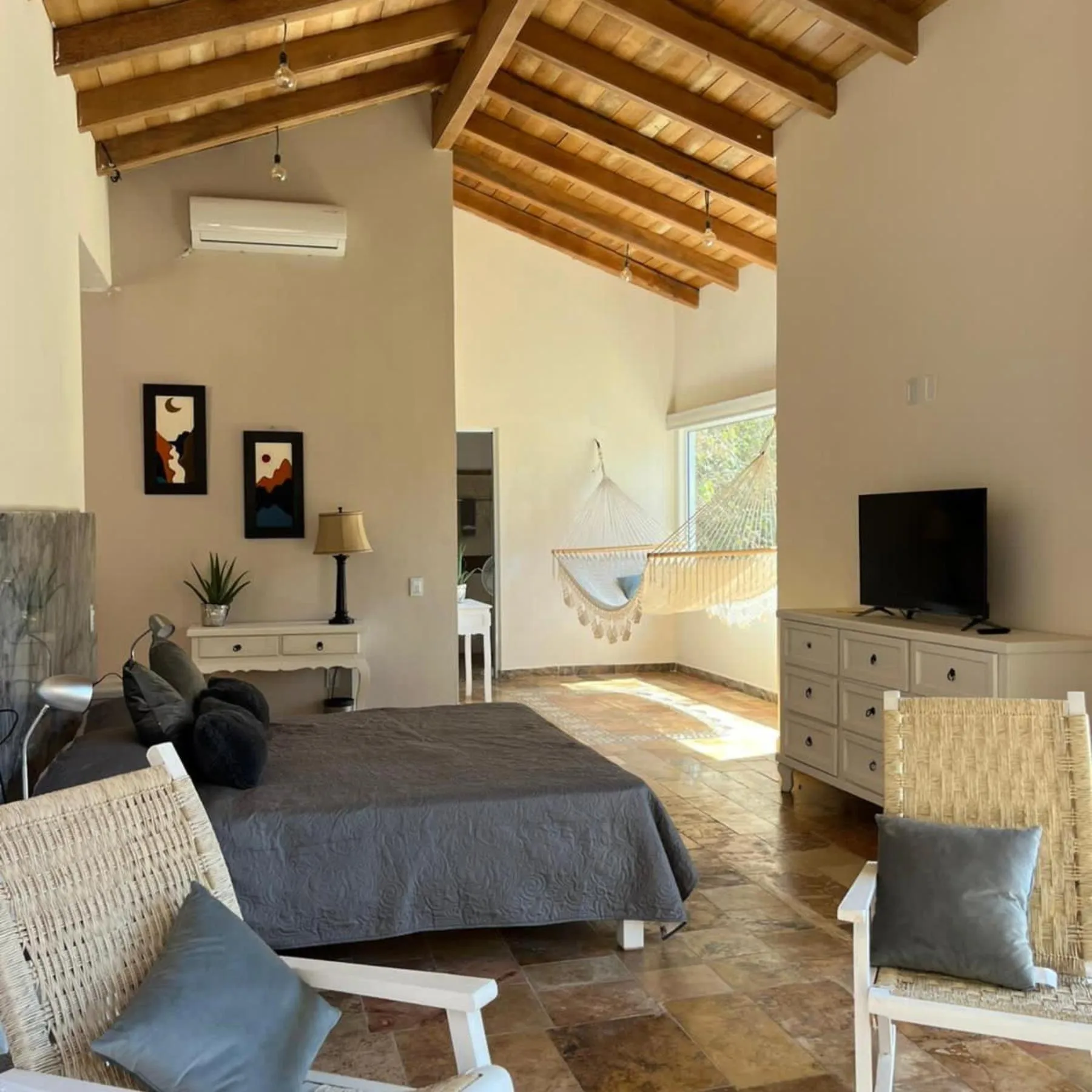 TV and multimedia in La Dulce Vista Hotel & Villas - Sierra Madre Puerto Vallarta