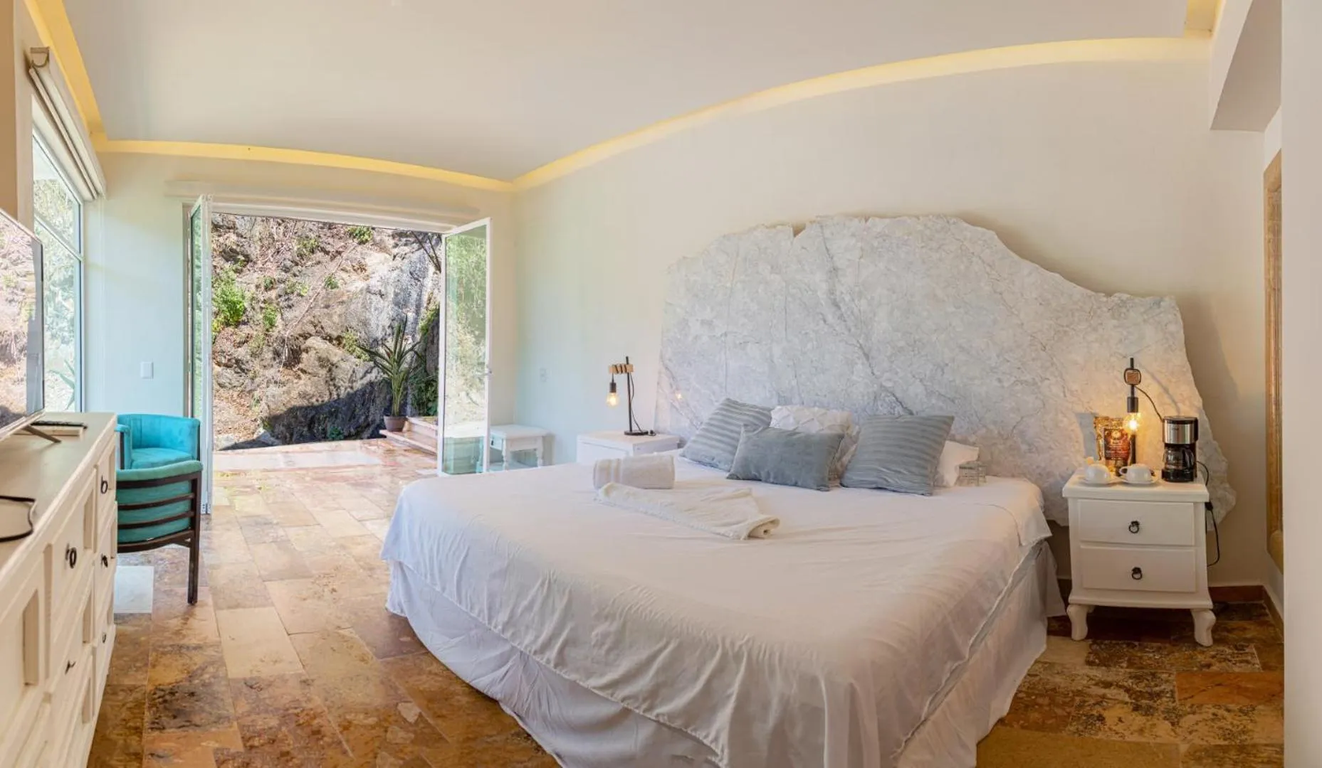 Bed in La Dulce Vista Hotel & Villas - Sierra Madre Puerto Vallarta