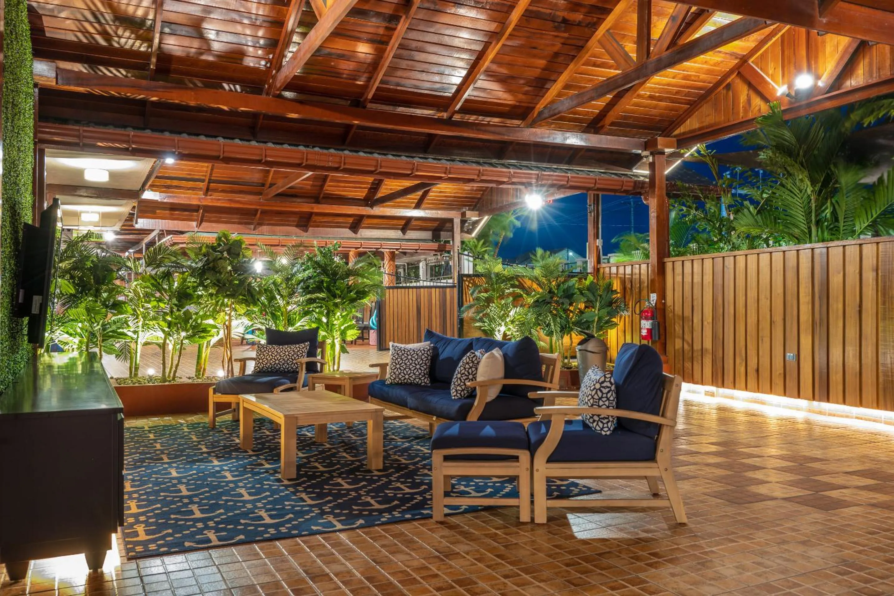 Lounge or bar in Grand Coastal Hotel