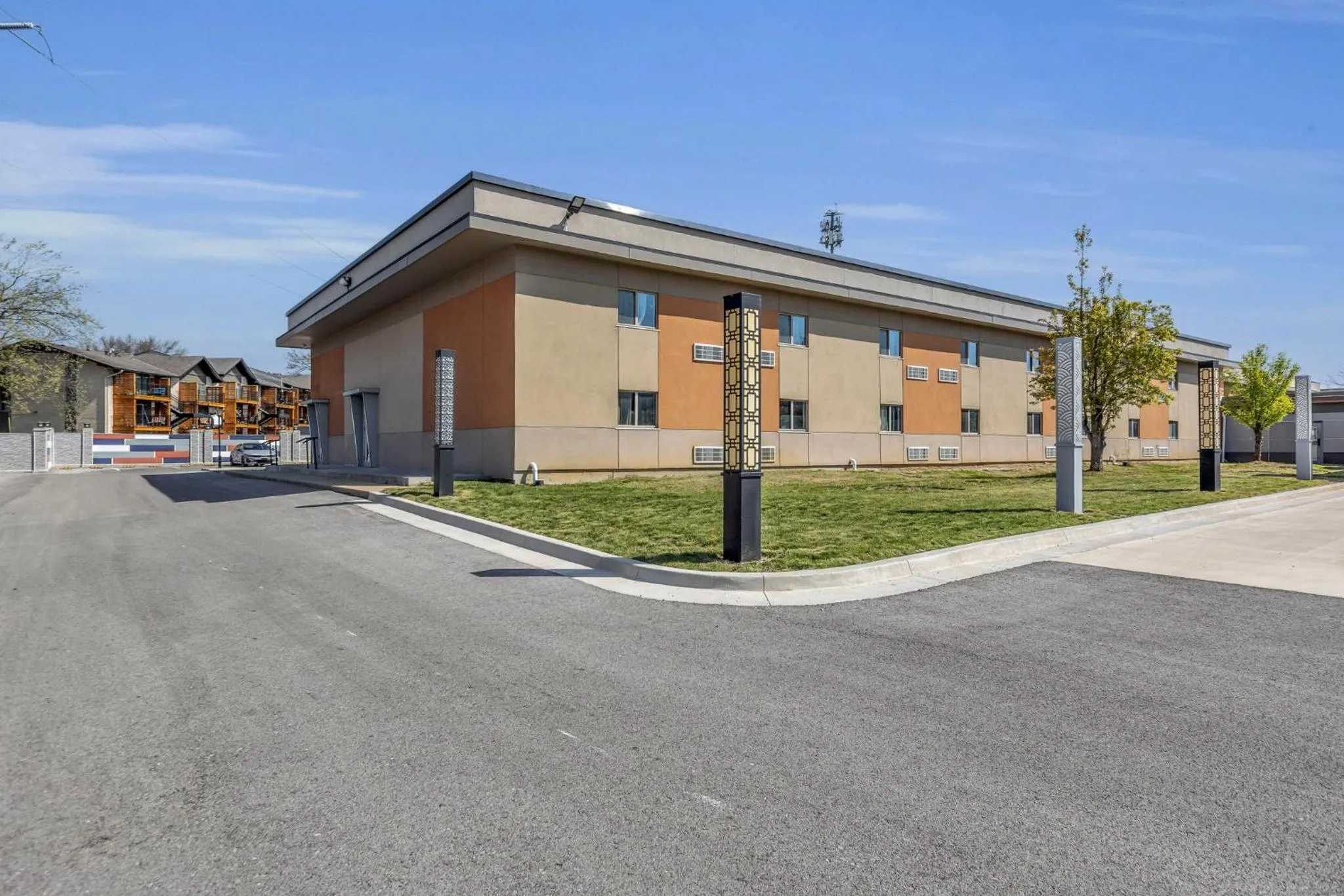 Property building in KC Inn Hotel Kansas City