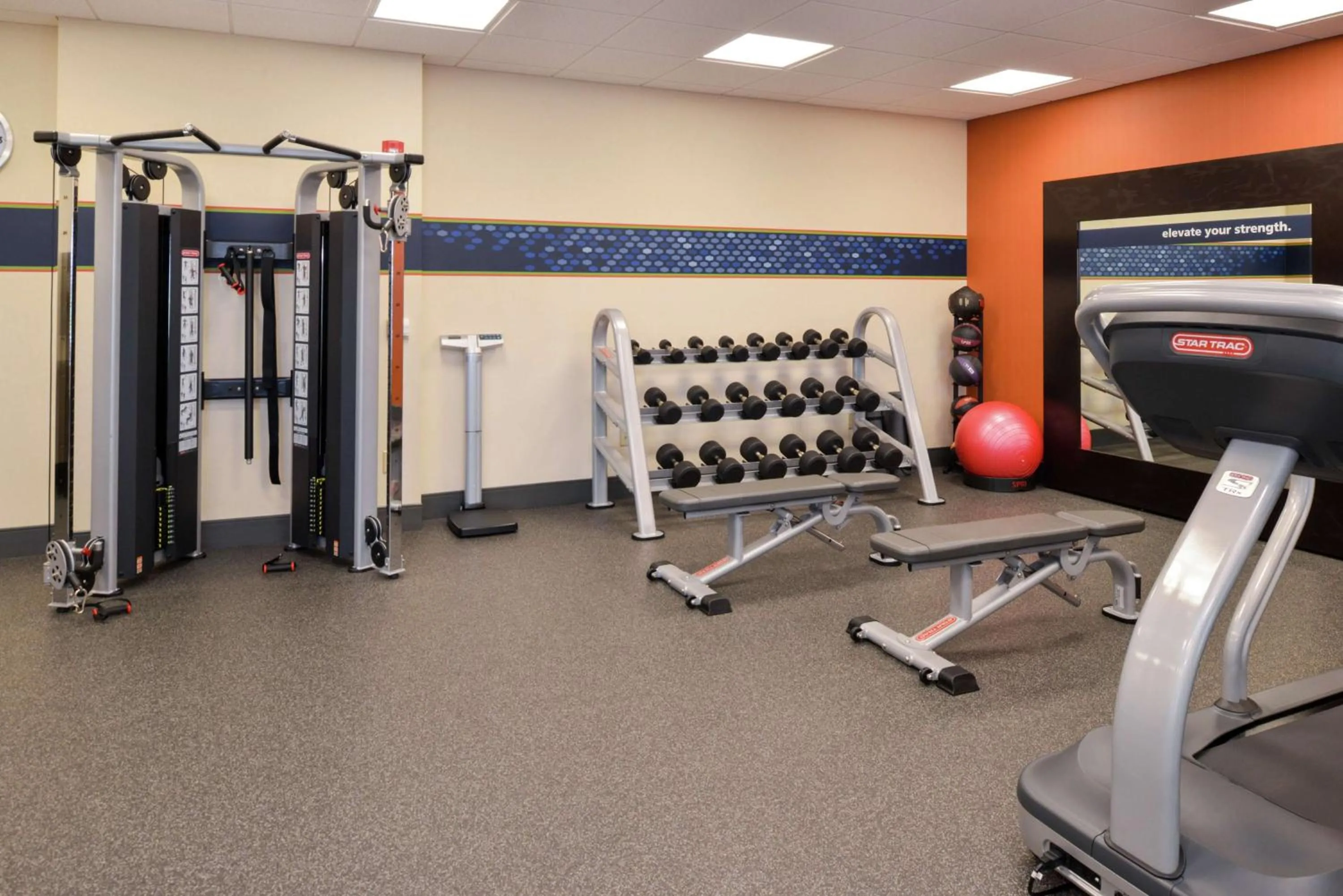 Fitness centre/facilities in Hampton Inn & Suites by Hilton Lonoke
