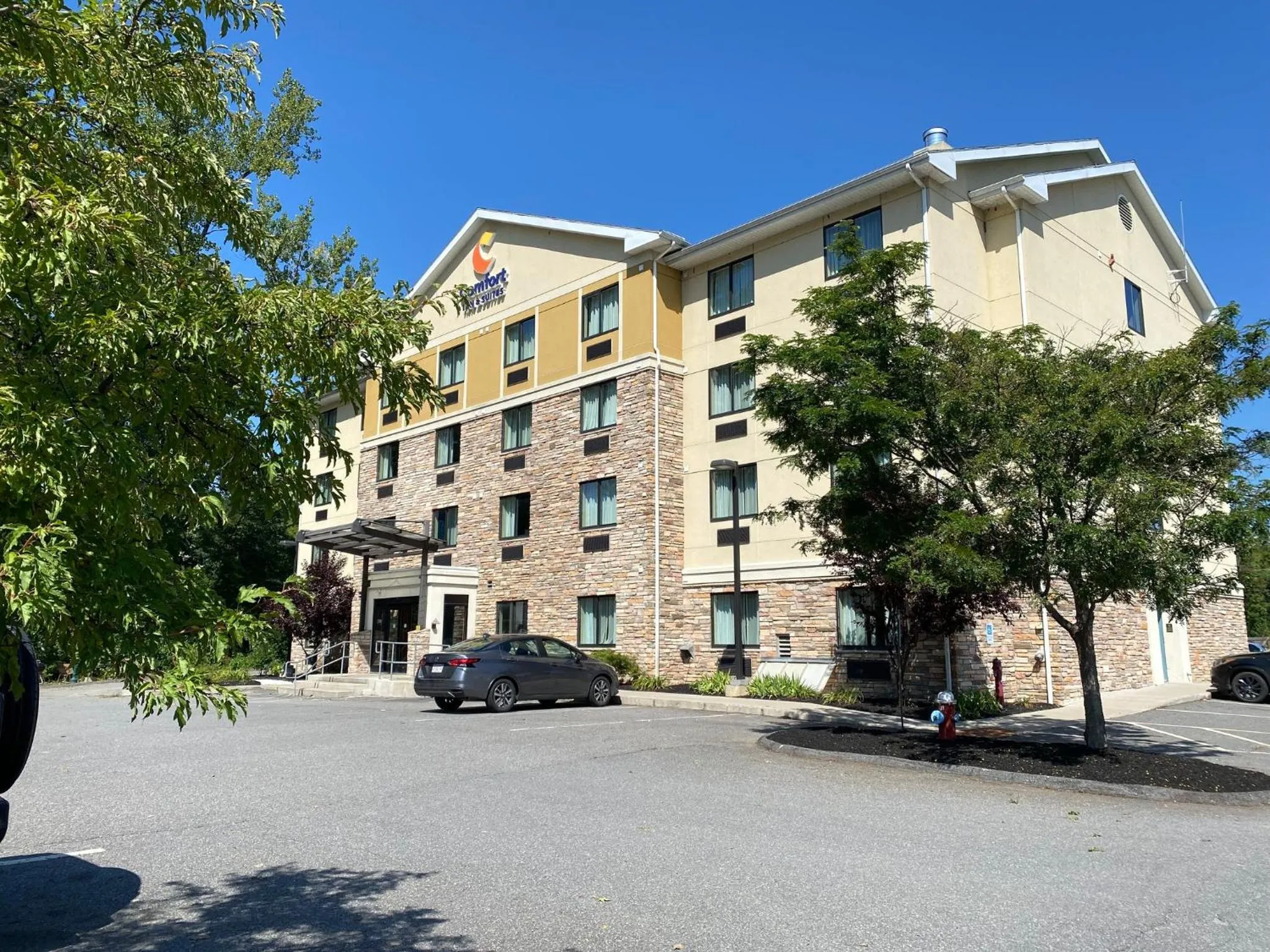 Property building in Comfort Inn & Suites Brattleboro I-91