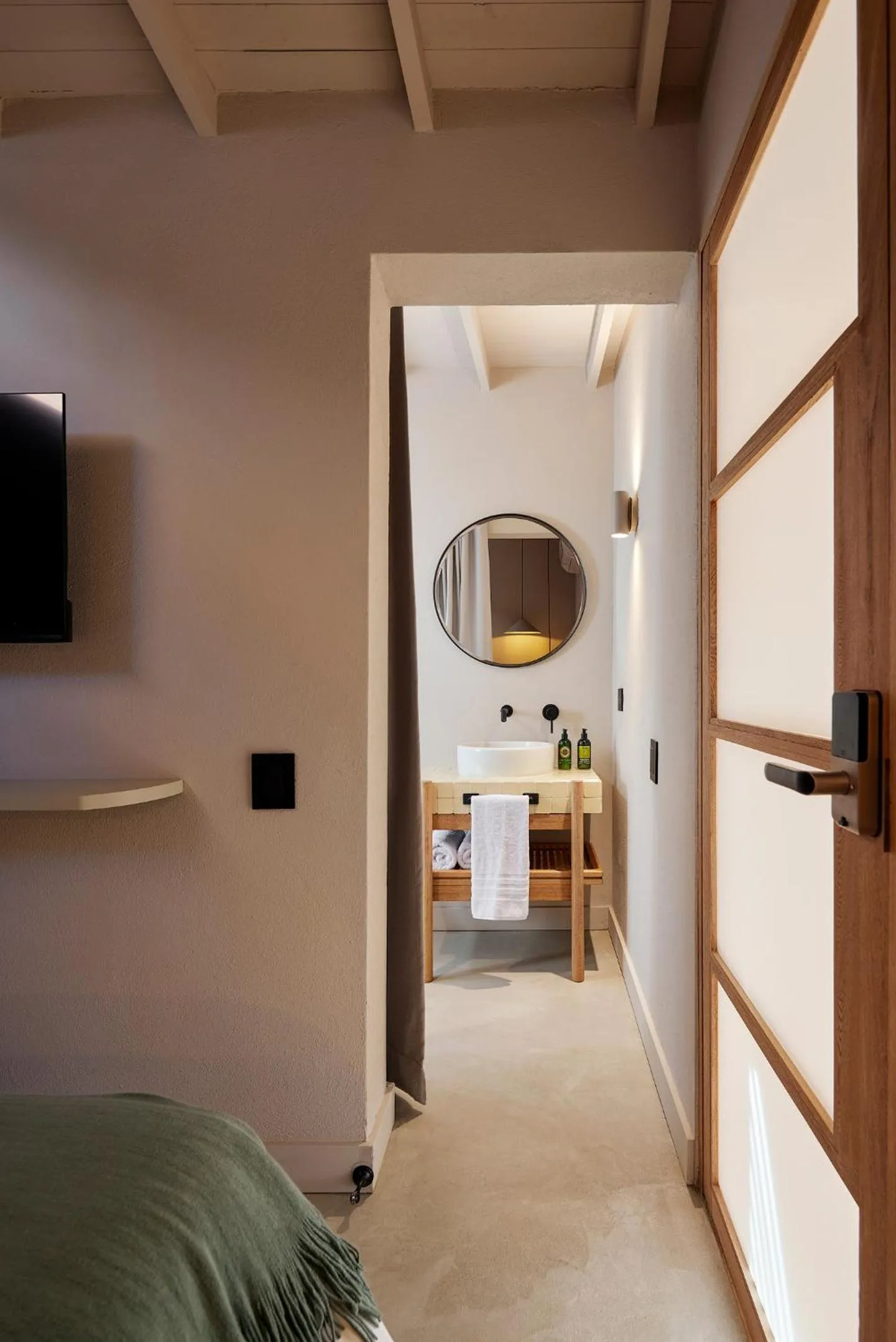 Bathroom, Bed in Antipoda Hotel Boutique