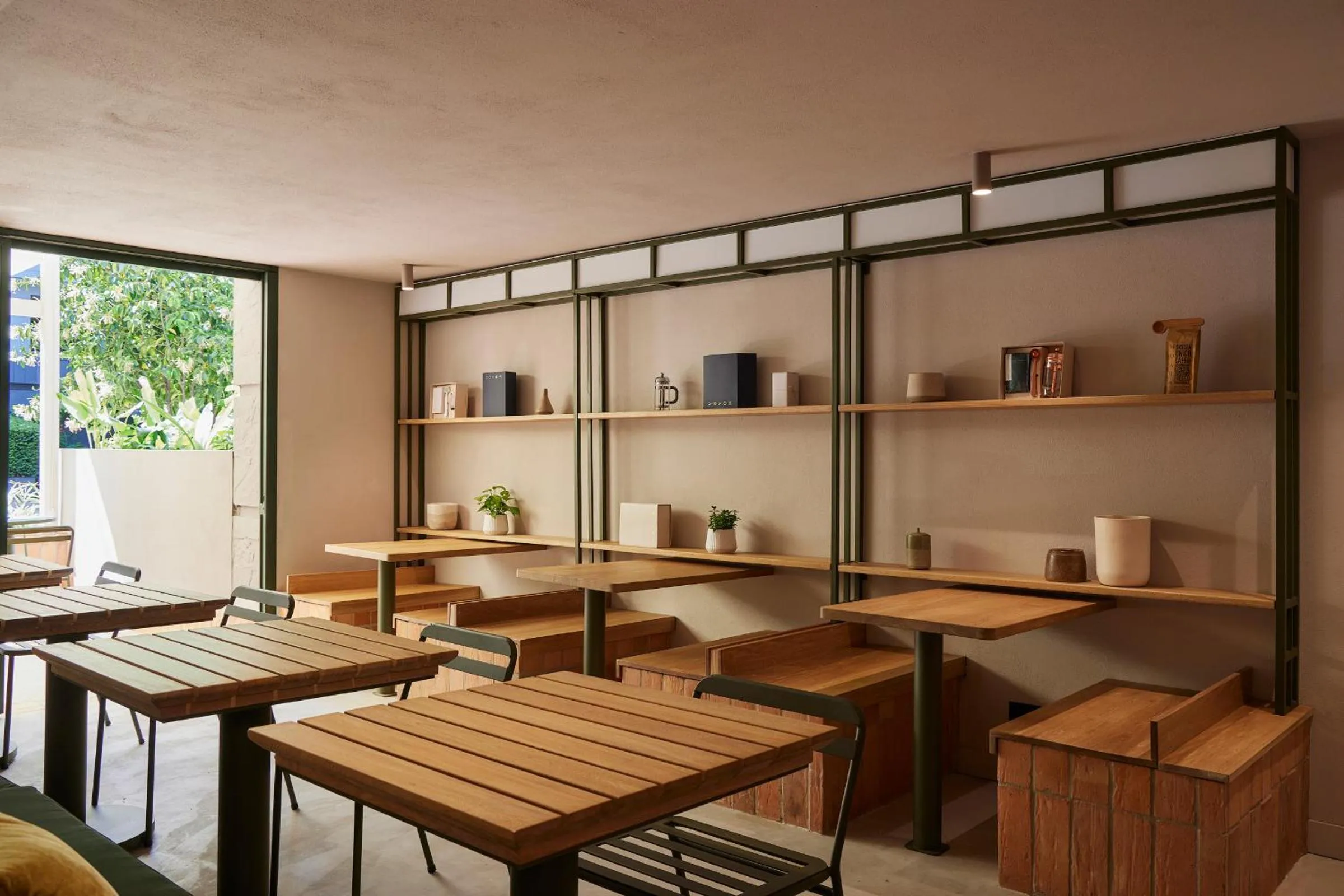 Restaurant/places to eat in Antipoda Hotel Boutique