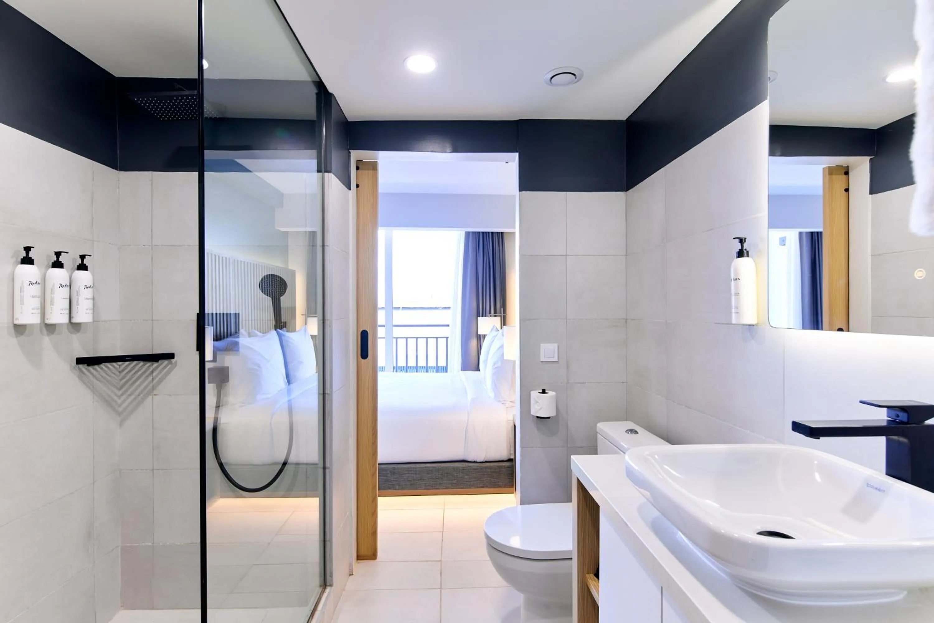 Shower in Radisson Hotel Paramaribo