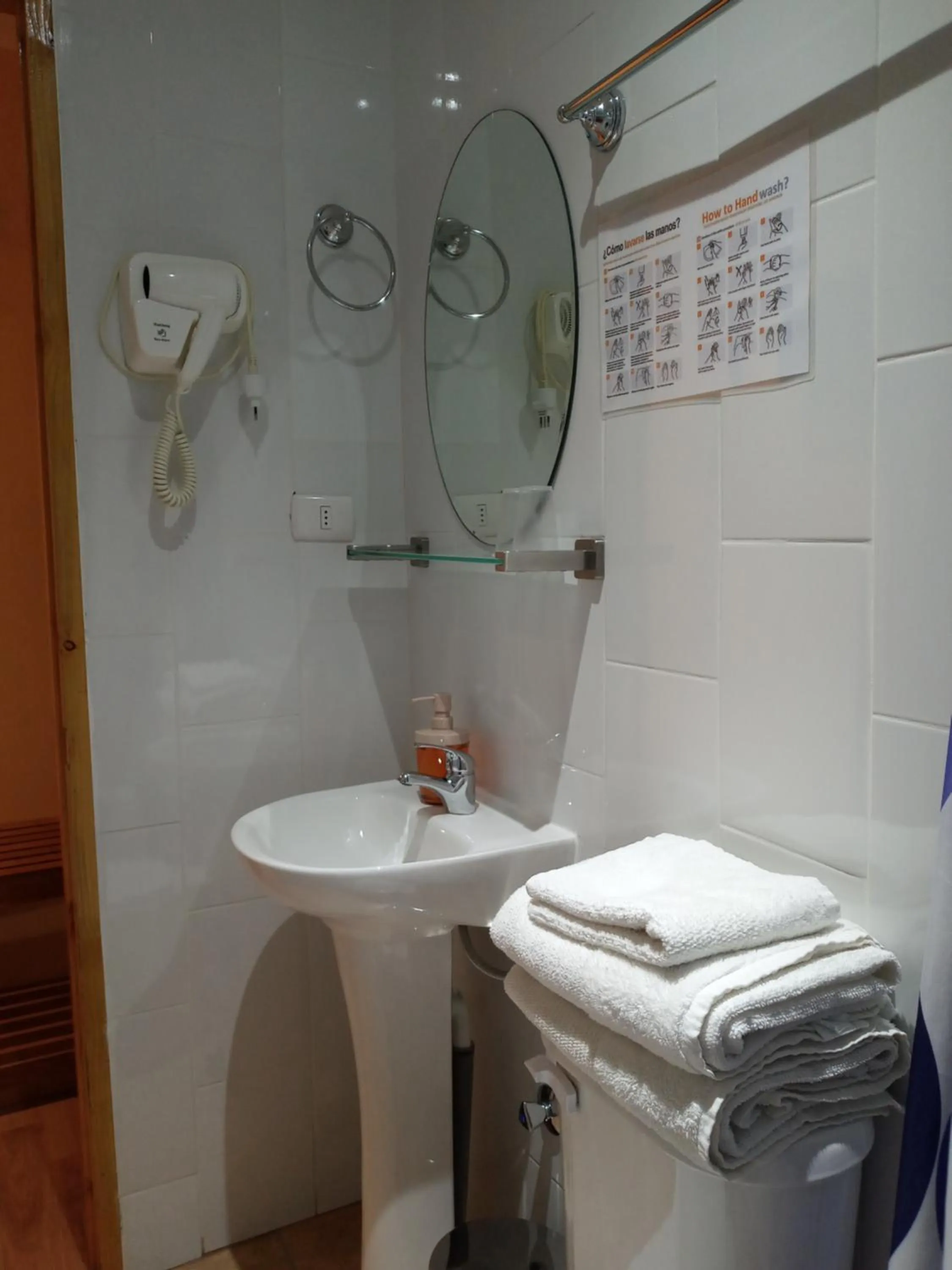 Bathroom in Hostal Graciela