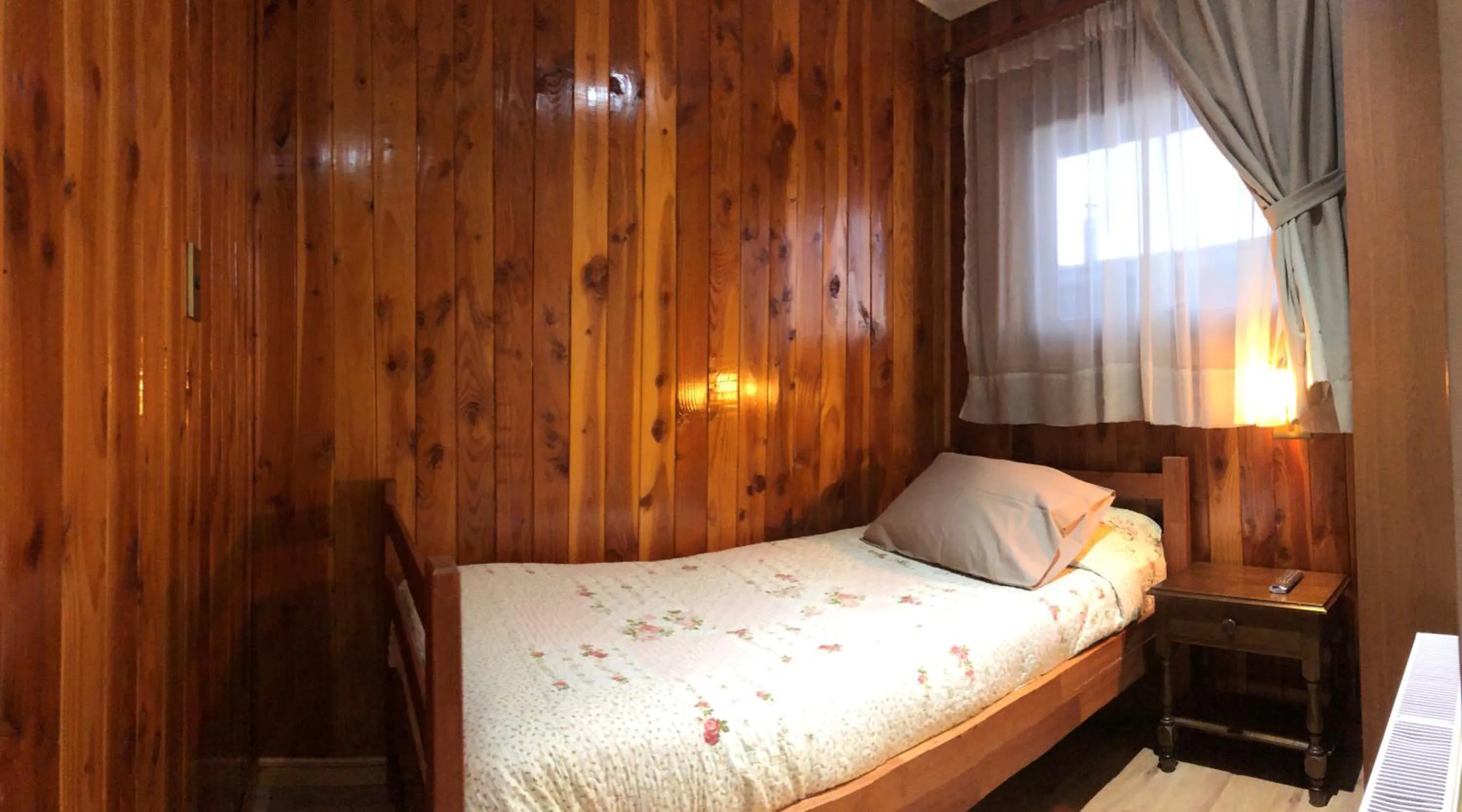 Shower, Bed in Hostal Graciela