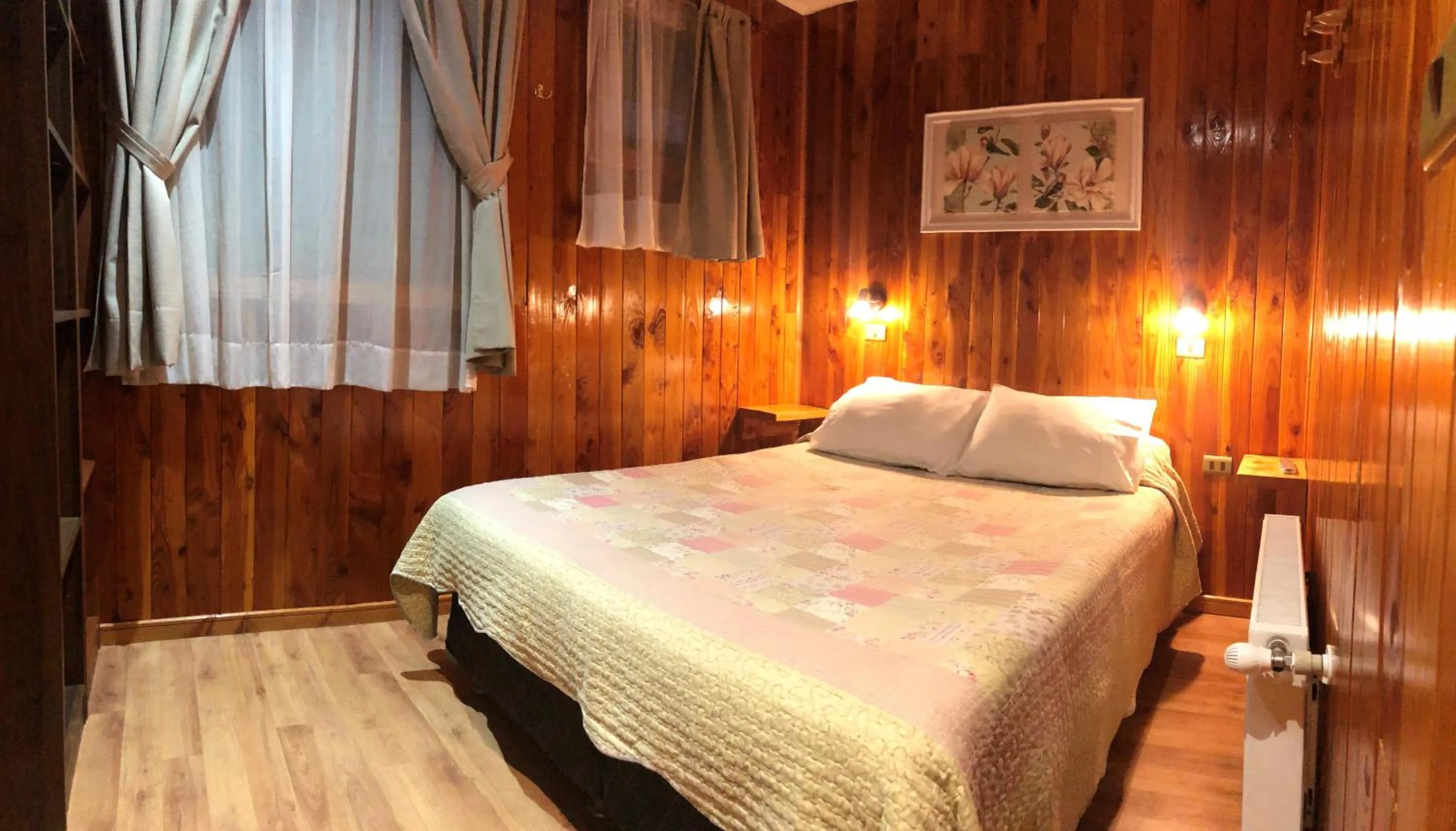 Shower, Bed in Hostal Graciela