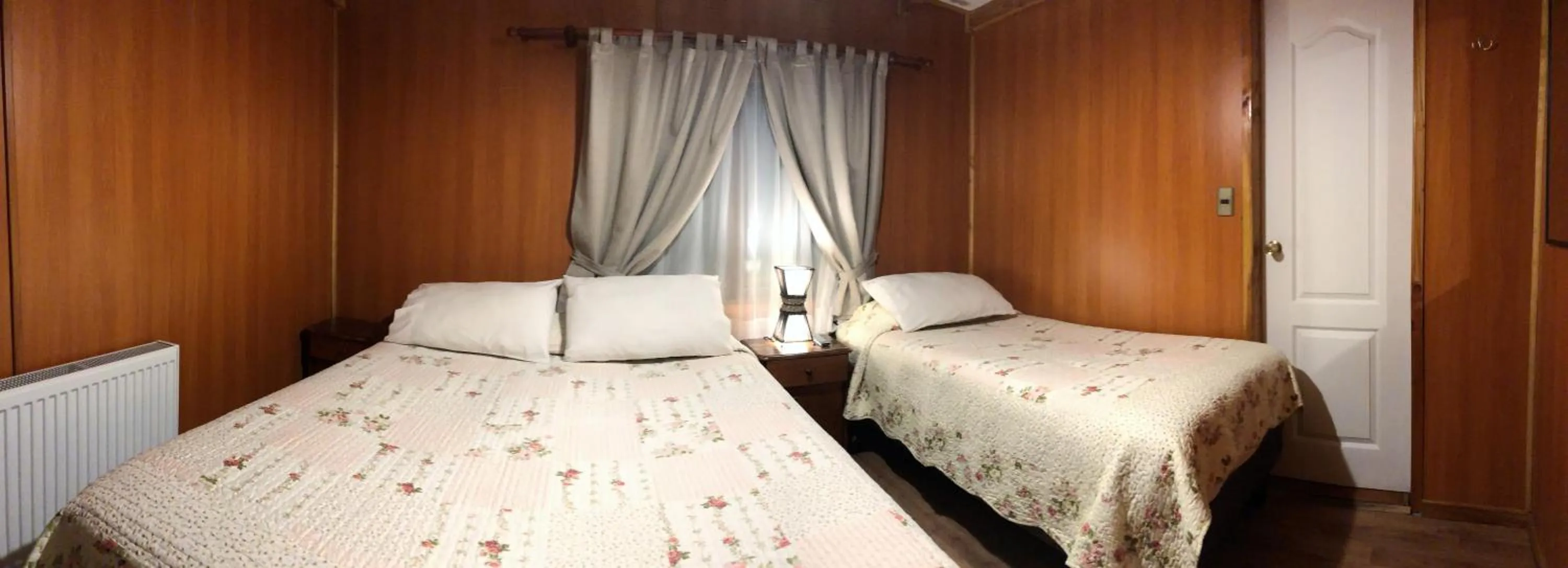 Shower, Bed in Hostal Graciela