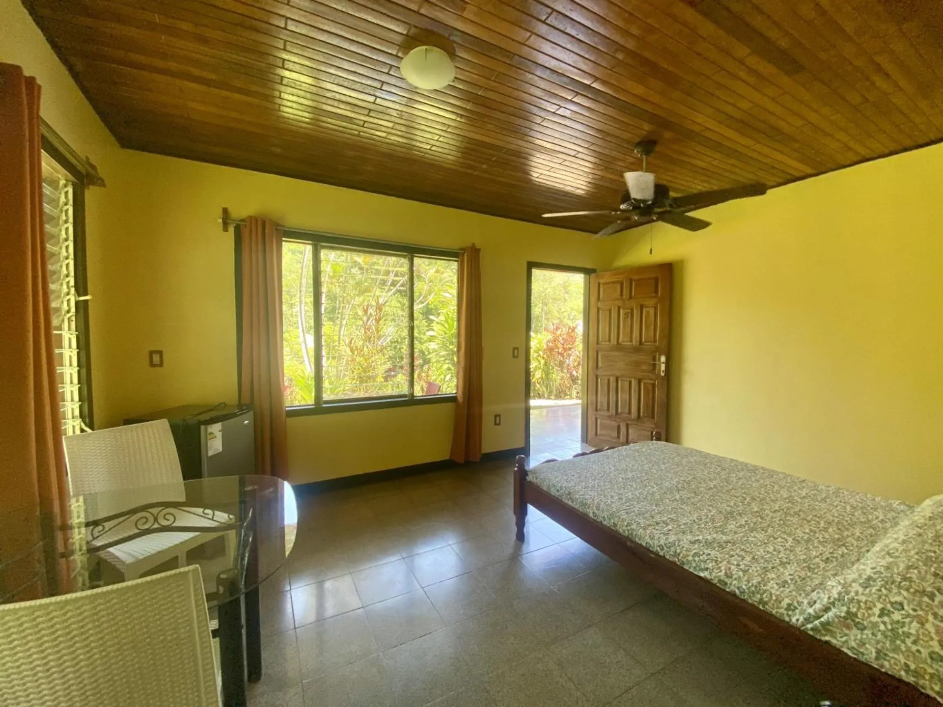 Bed in La Purruja Lodge