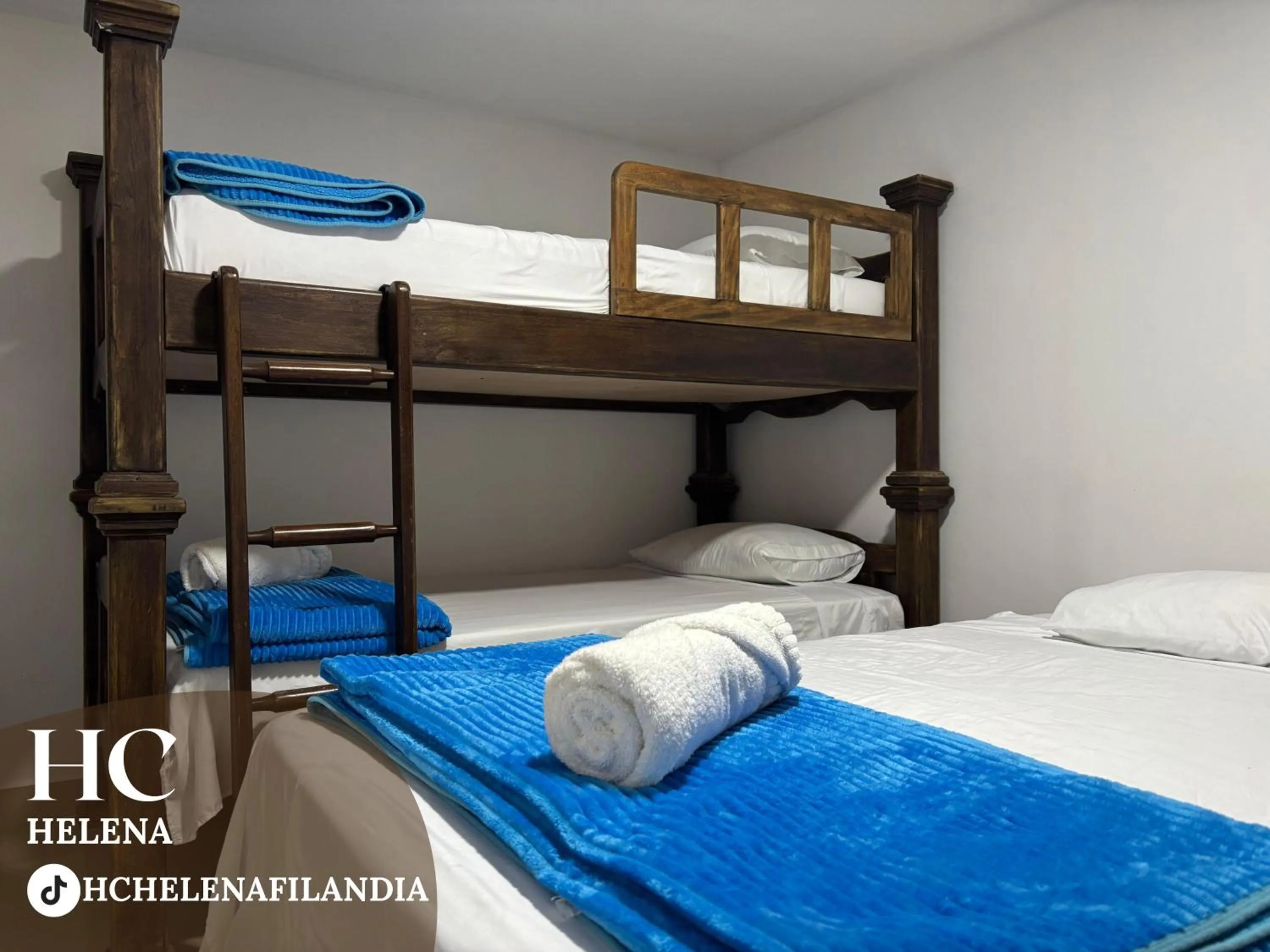 Photo of the whole room, Bed in HC Helena