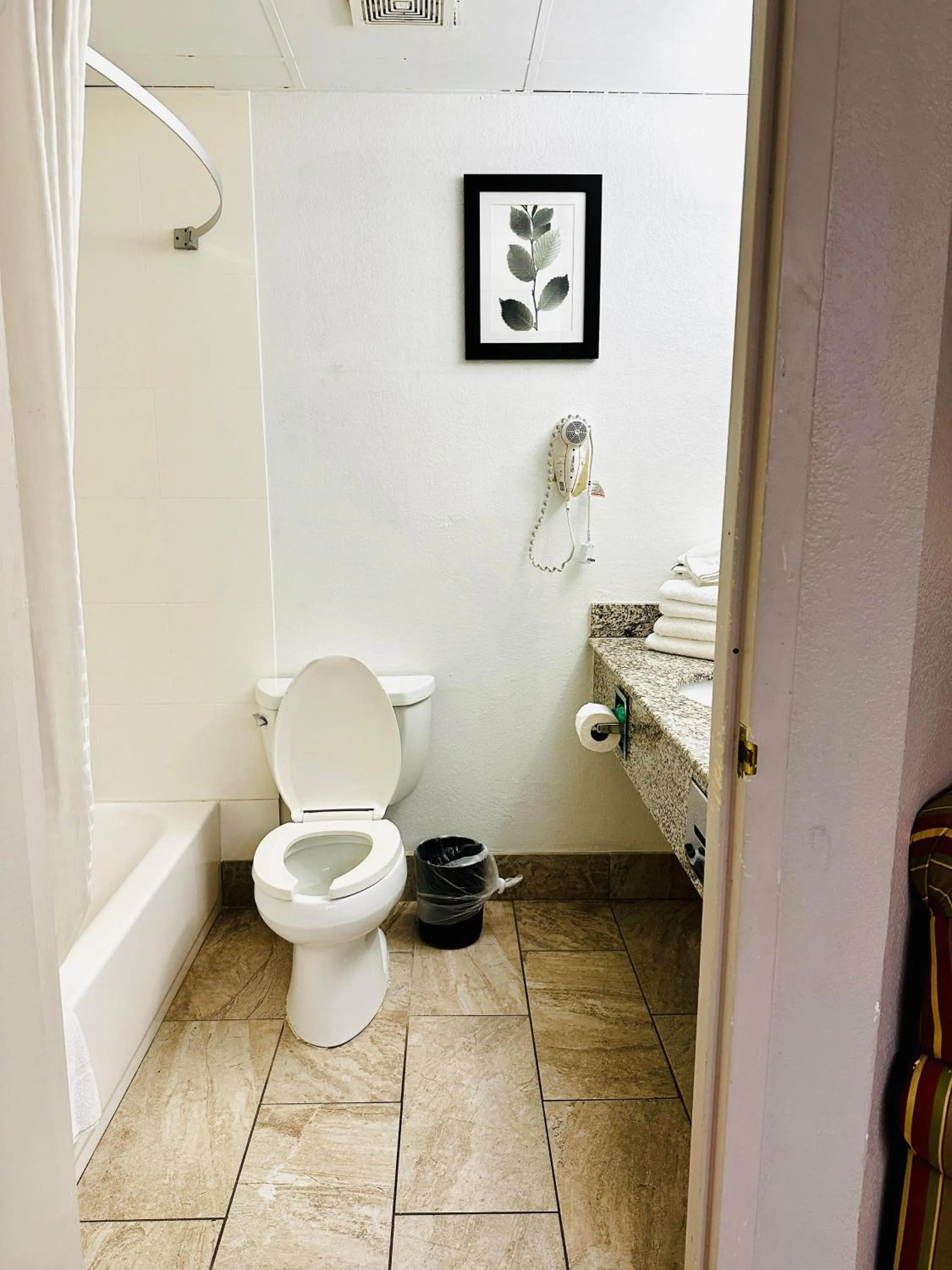 Bathroom in Radiant Inn and Suites