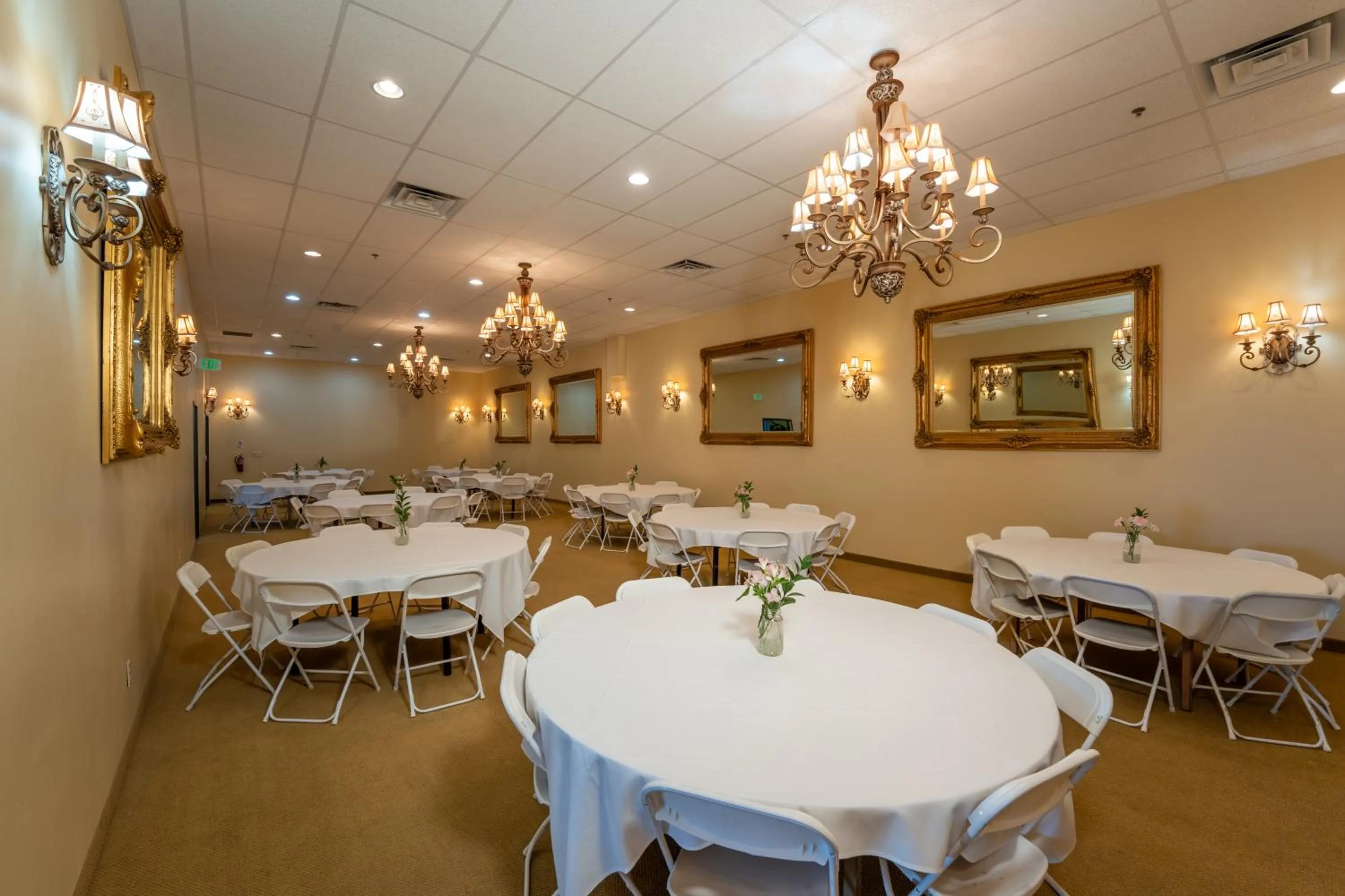 Banquet/Function facilities in Silverland Inn