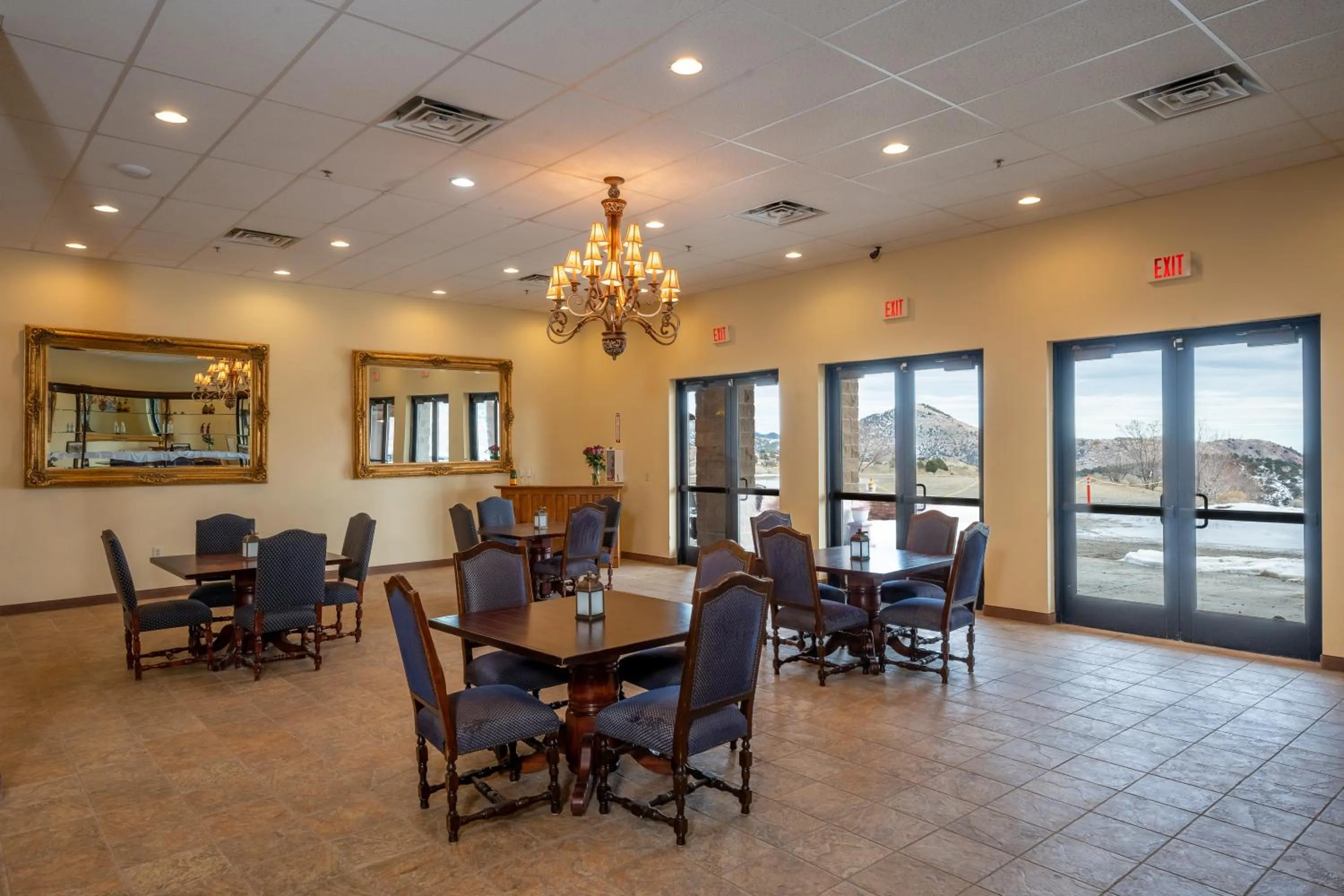Seating area in Silverland Inn