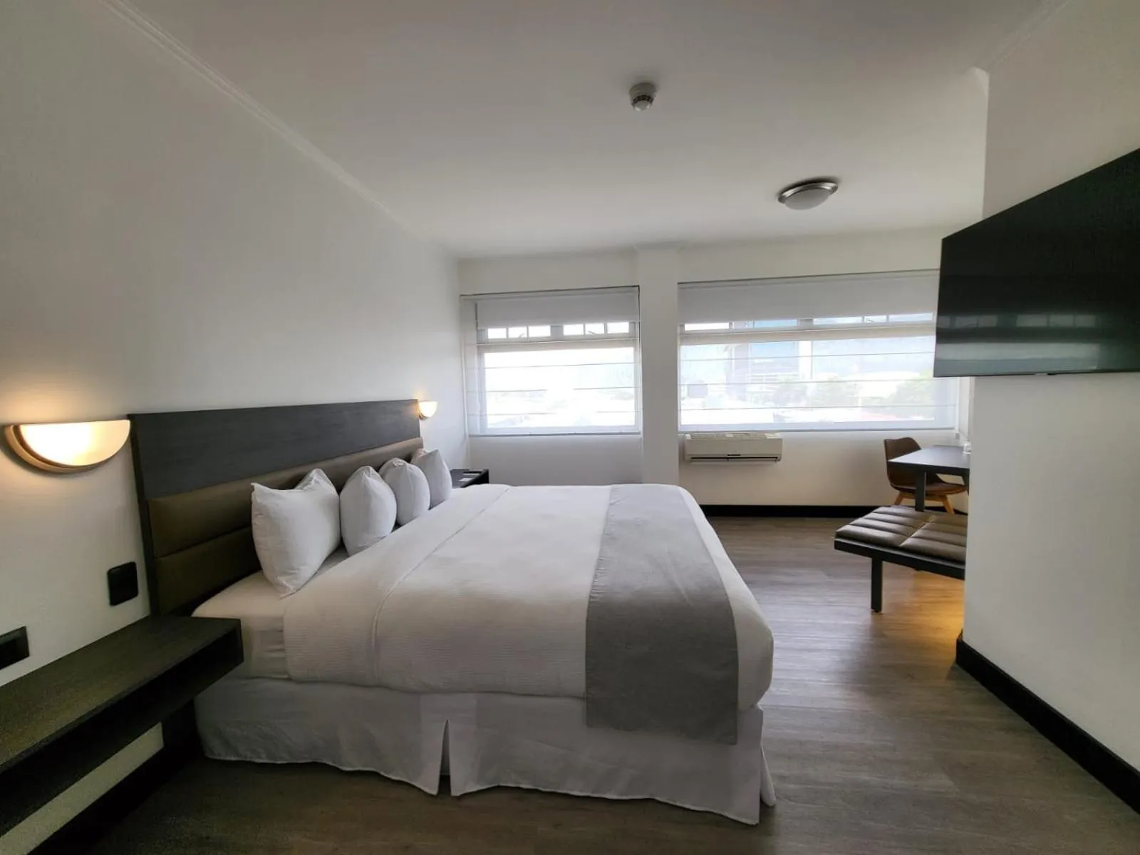 Bed in Parque del Lago Boutique Hotel