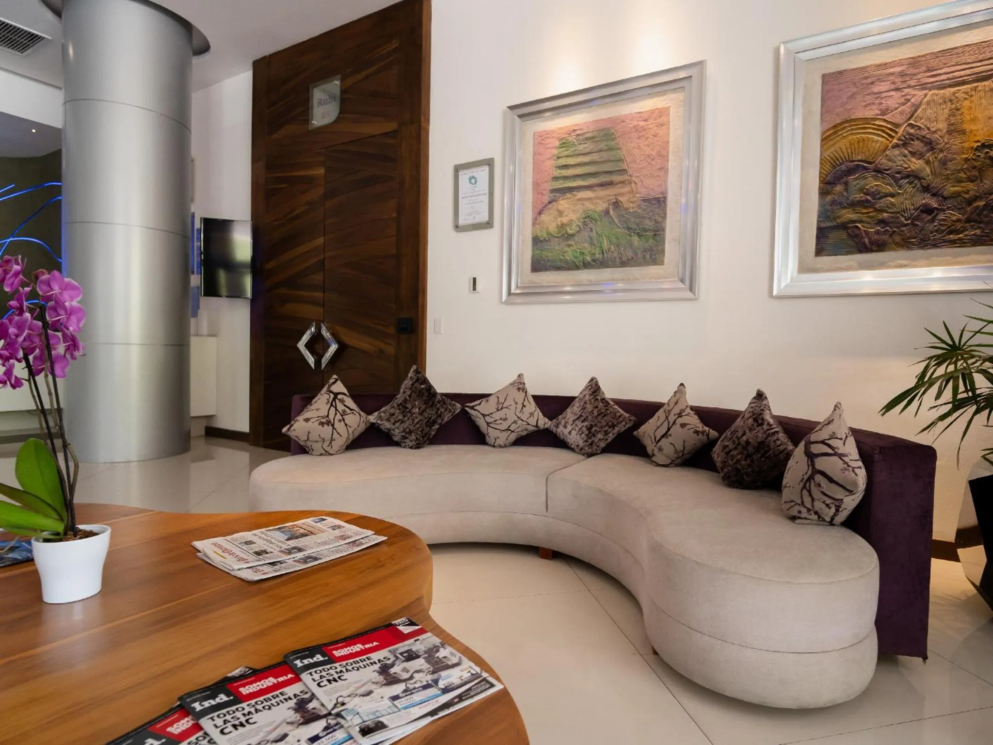 Lobby or reception in HS HOTSSON Hotel Queretaro