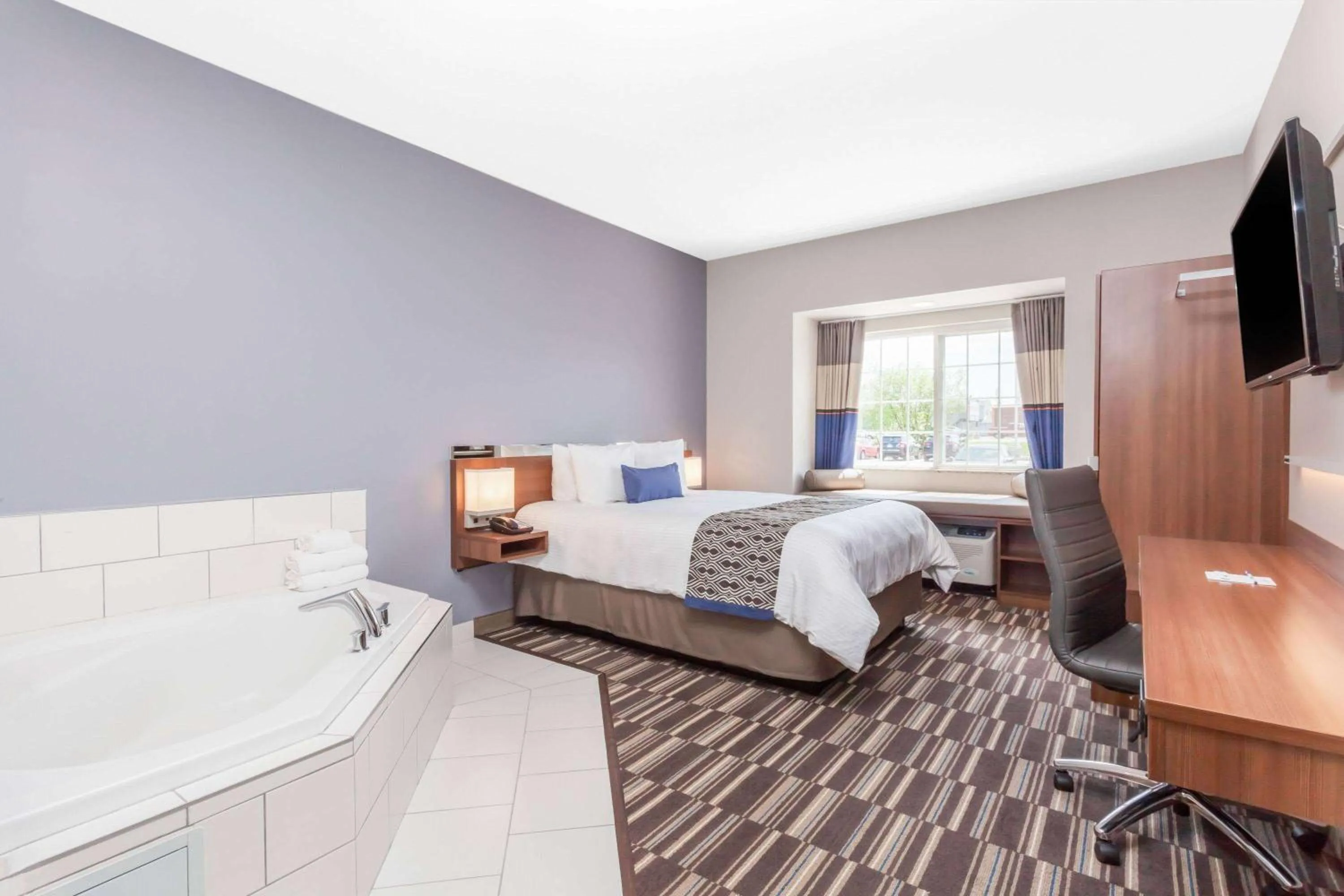 Queen Studio Suite with Jetted Tub - Non-Smoking in Microtel Inn & Suites Sault Ste. Marie
