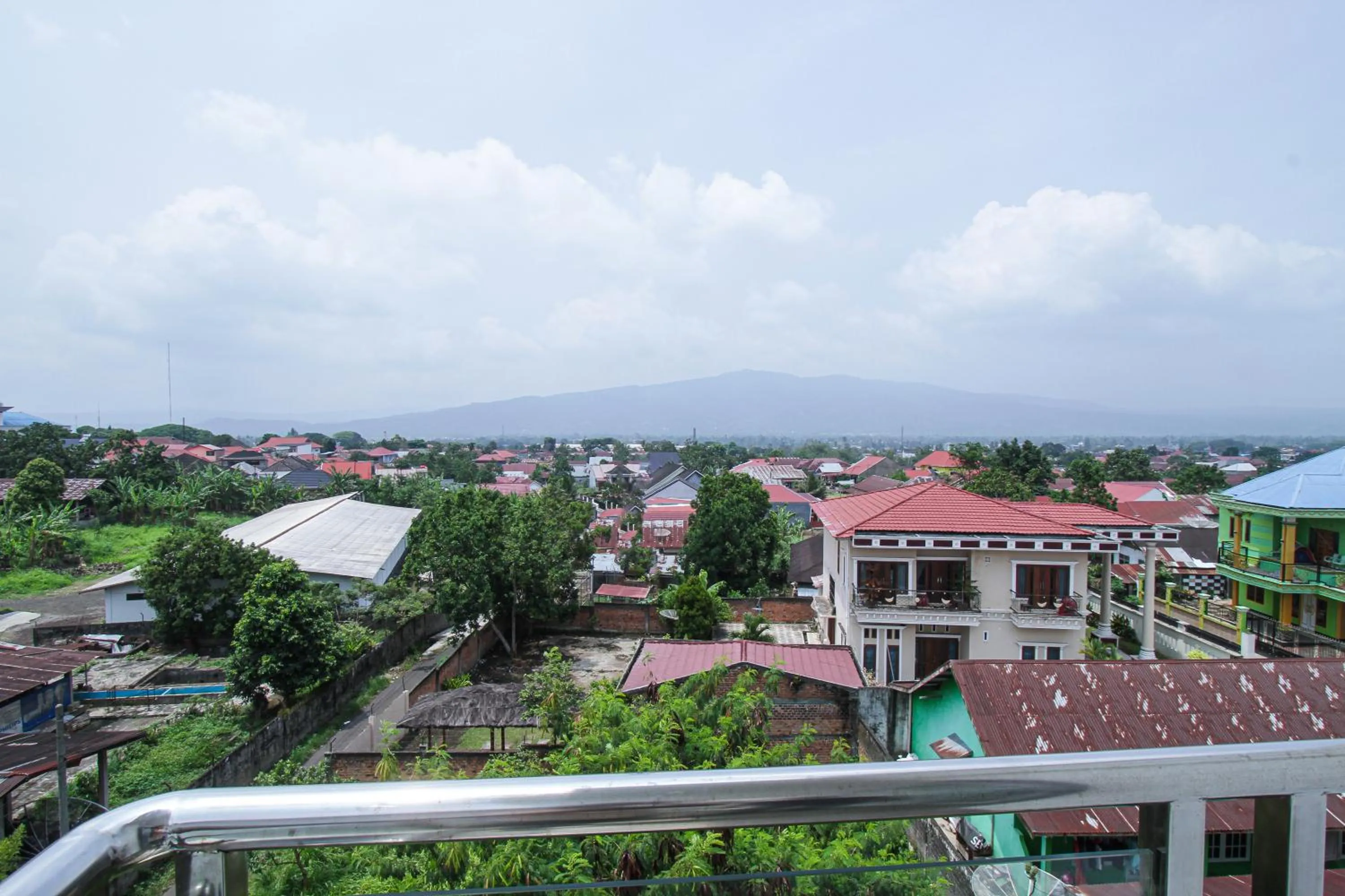 Garden in Sepanak Hotel by Amazing