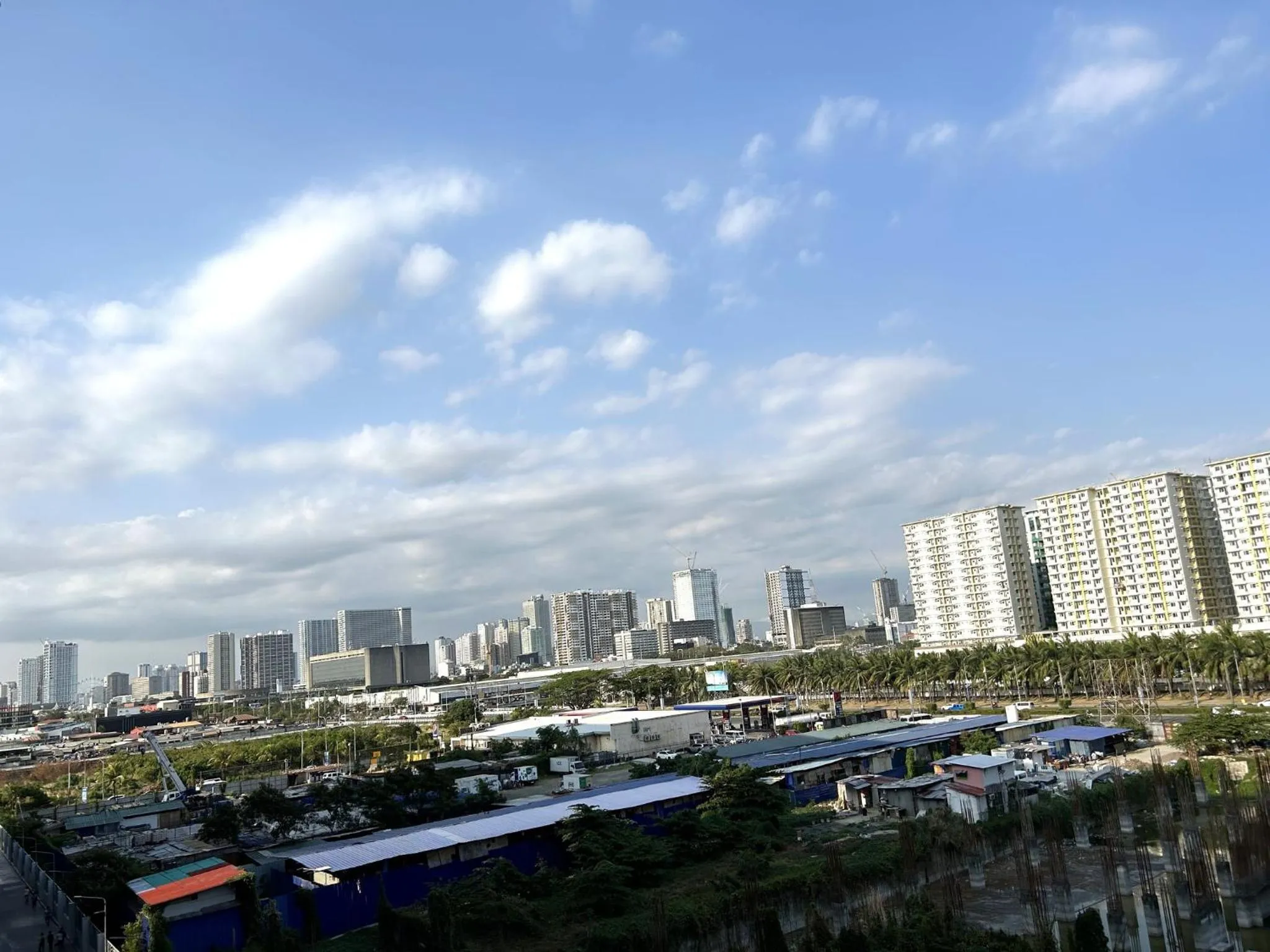 City view in Shore Residences MOA Dynastel Staycation